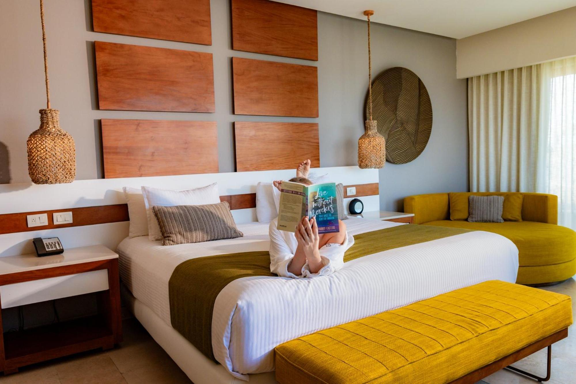 Luxurious Grand Master Suite, Partial Ocean View,1614808825:JPEG