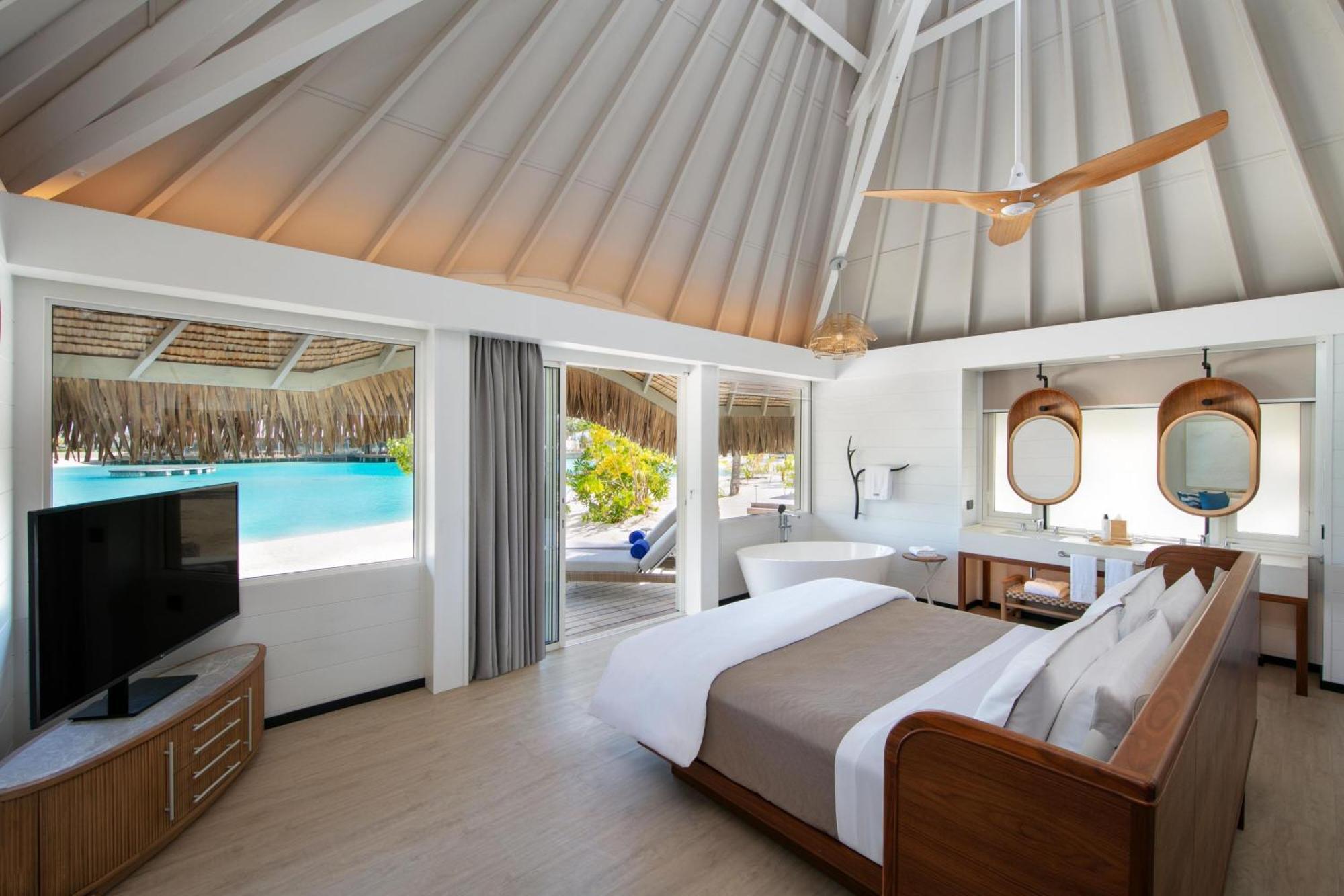 Beach Bungalow Suite, Lagoon View with Plunge Pool