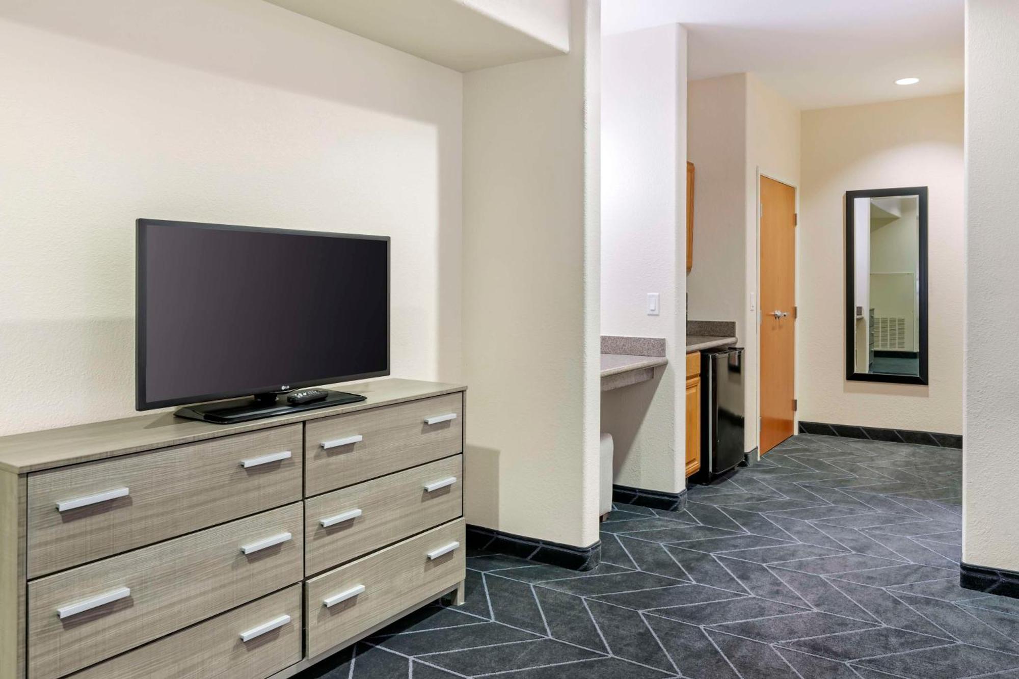 Queen Room with Two Queen Beds - Disability Access/Non-Smoking,1615394548:JPEG