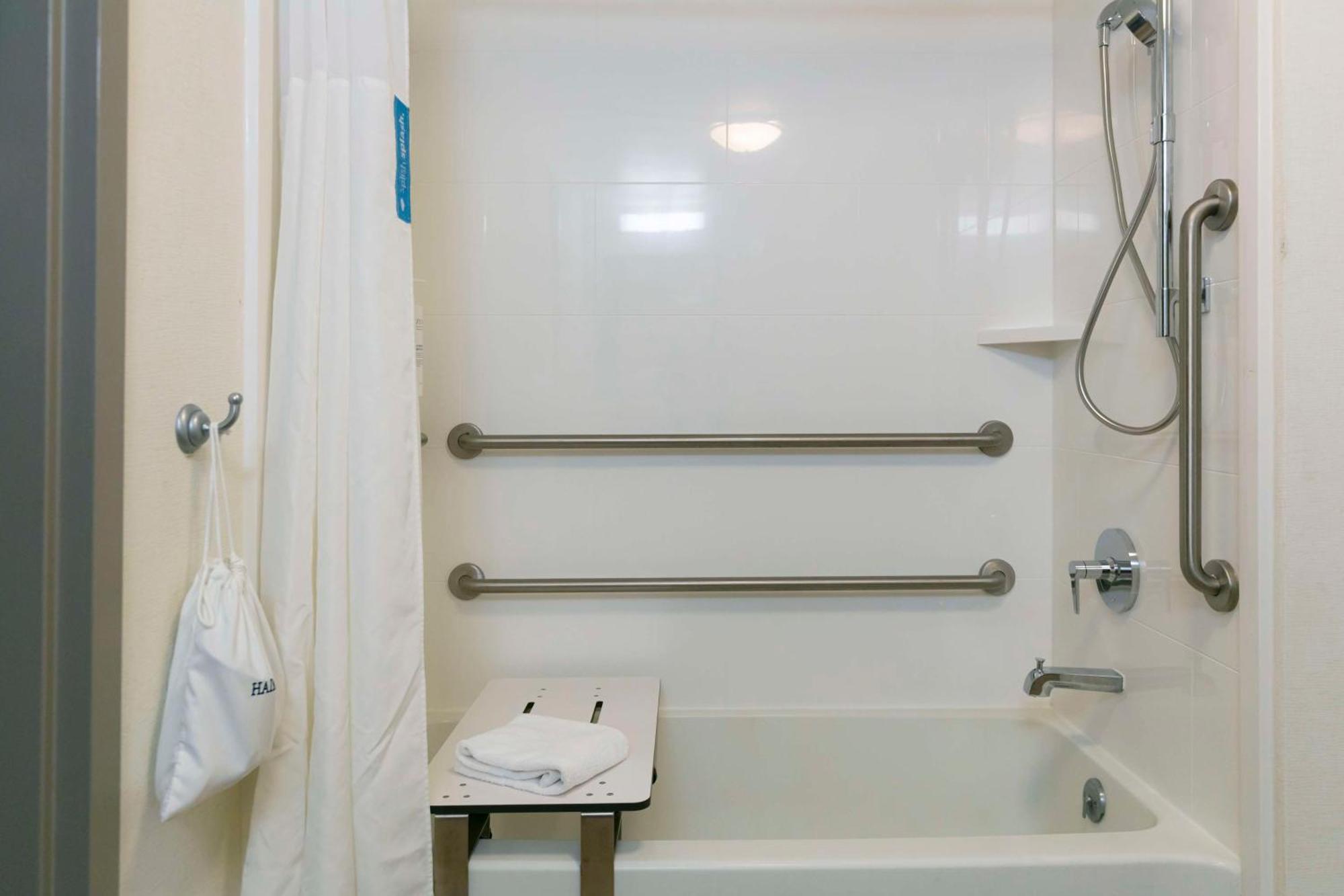 King Room - Mobility Access/Non-Smoking