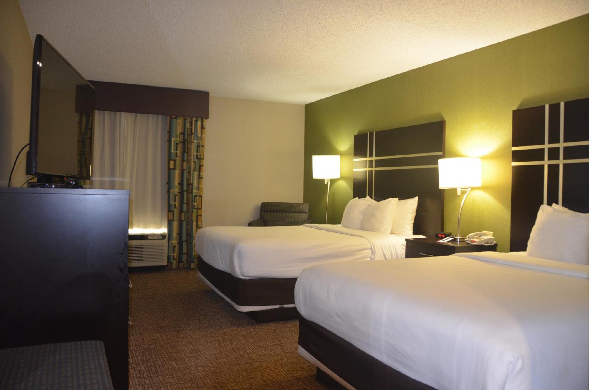 Queen Room with Two Queen Beds - Non-Smoking,1615673271:JPEG