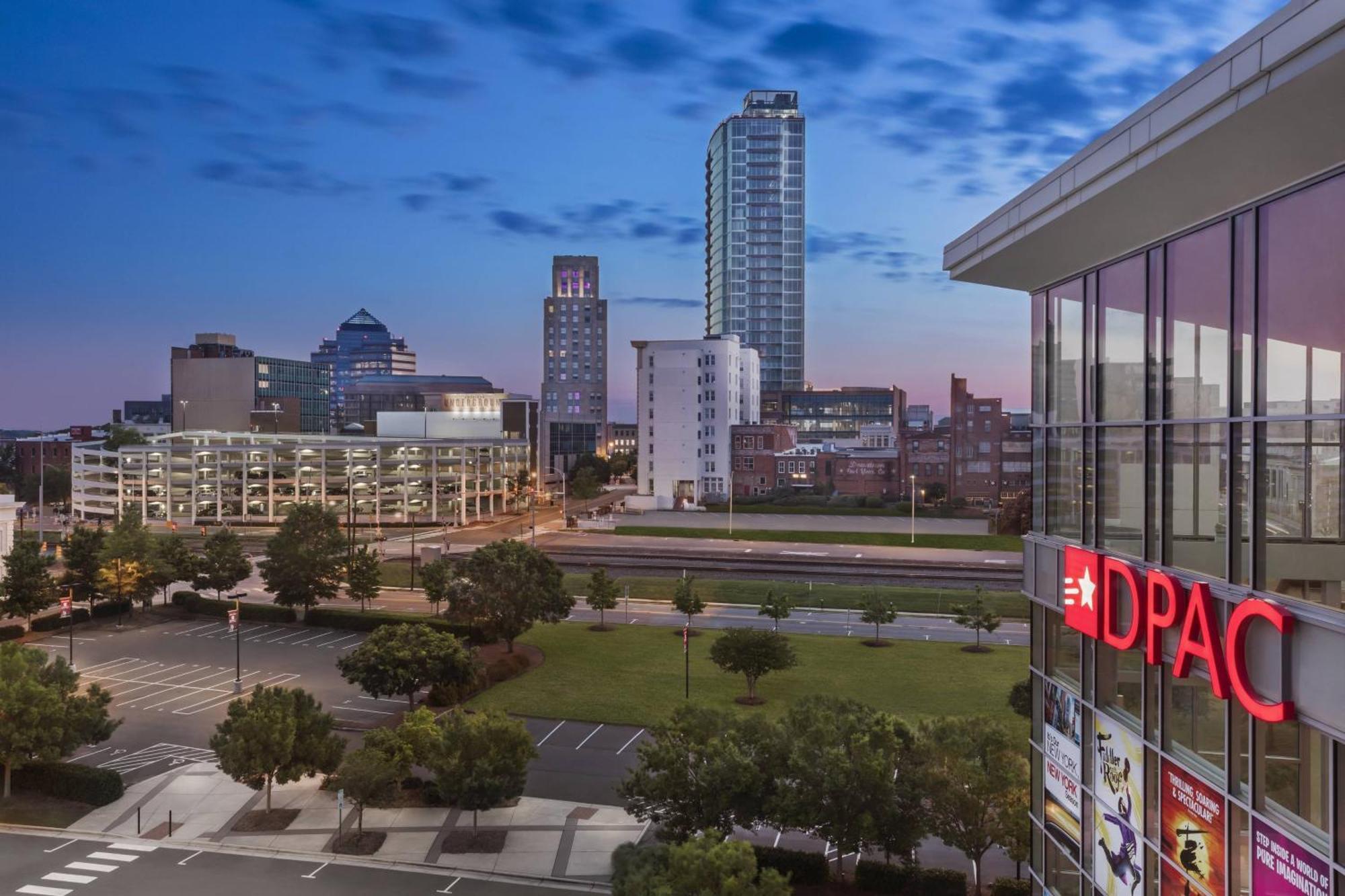 Savvy, Larger Guest room, 1 King, Sofa bed