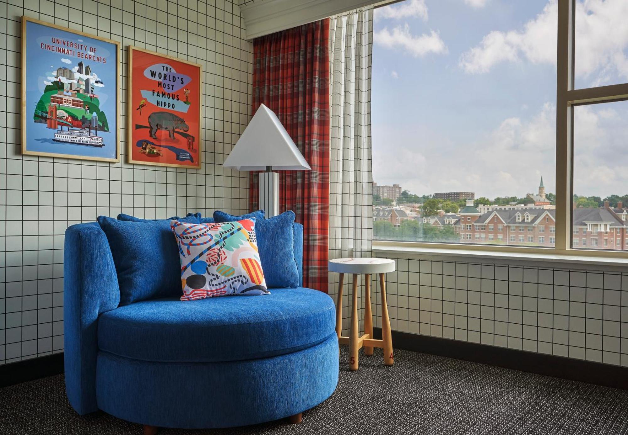 Graduate King Room,1616454989:JPEG