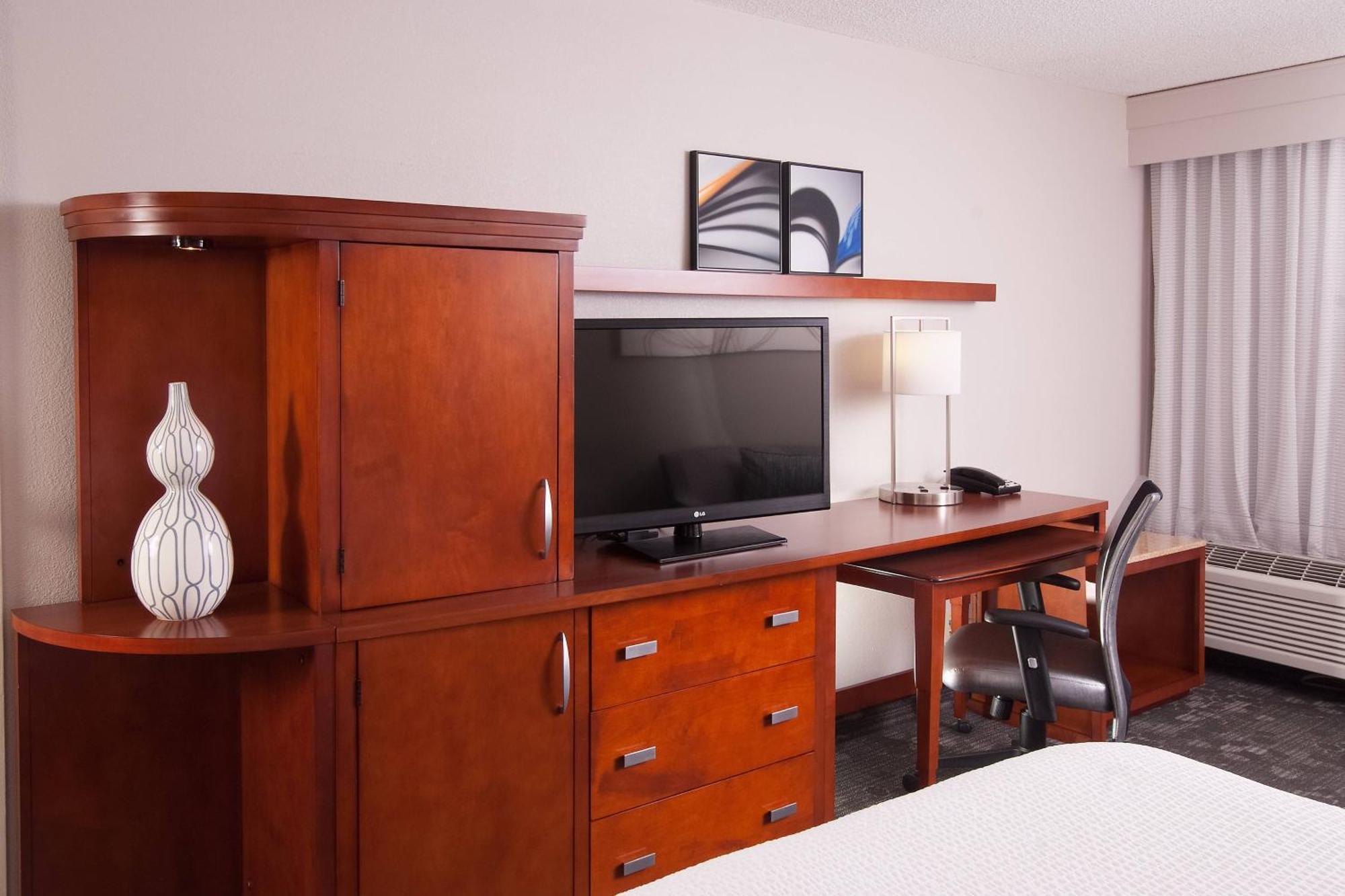King Room with Poolside Access and Sofa Bed