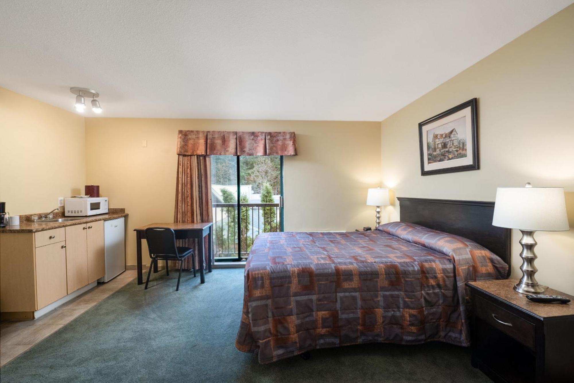 Queen Room,1627934858:JPEG