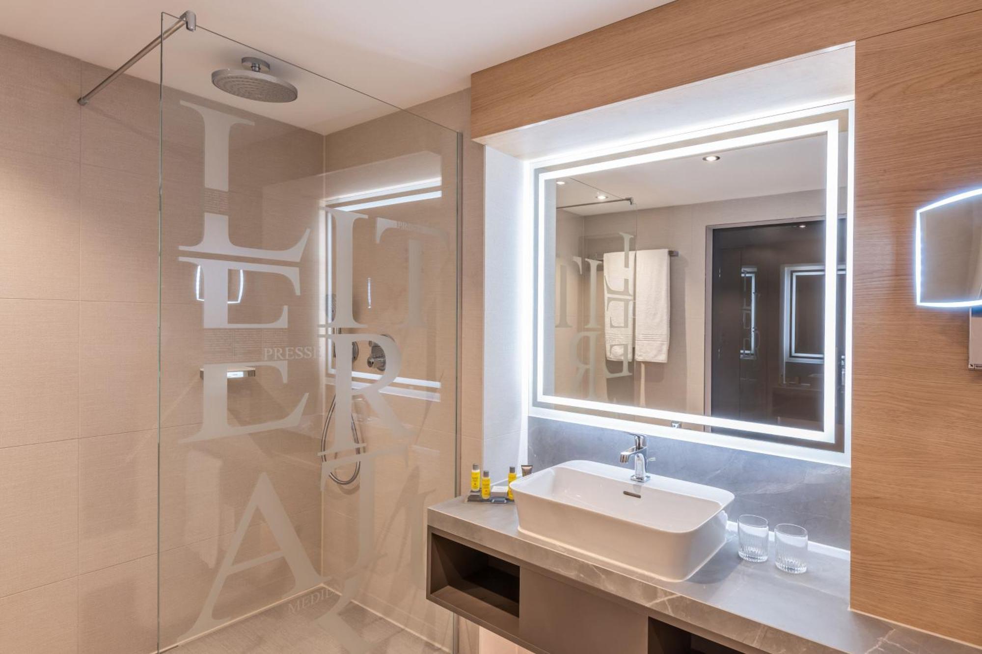 Deluxe Guest room, 1 King