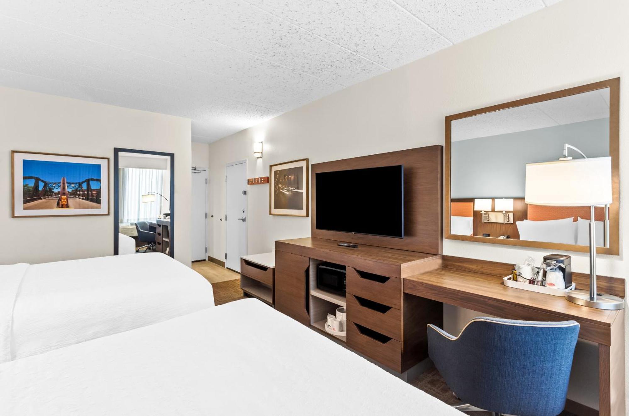 Queen Room with Two Queen Beds - Hearing Accessible/Non-Smoking,1617459379:JPEG