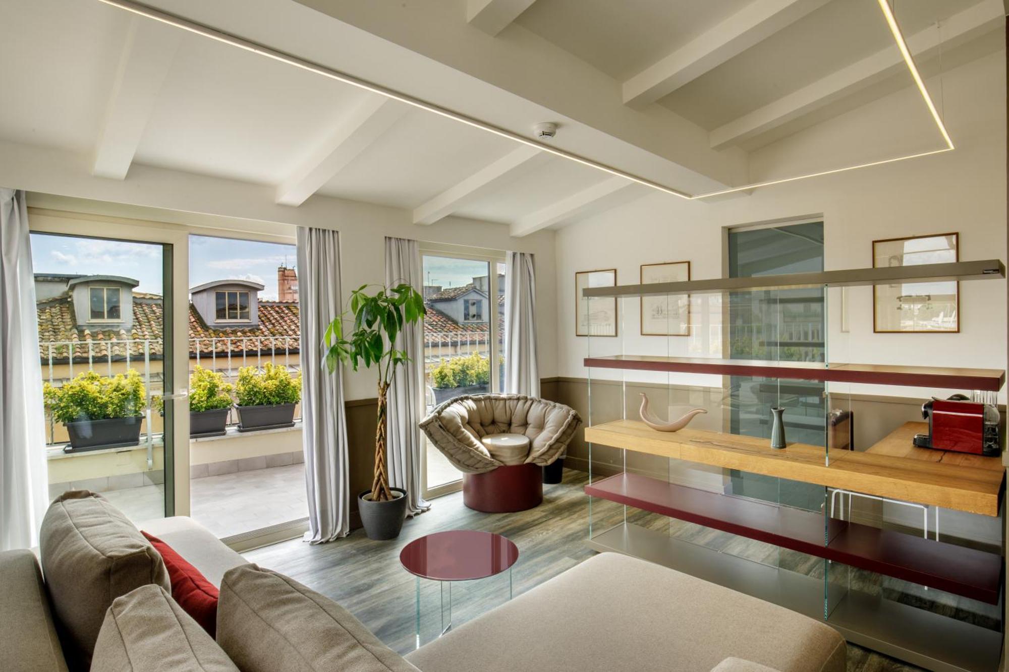 Open-Suite with Terrace