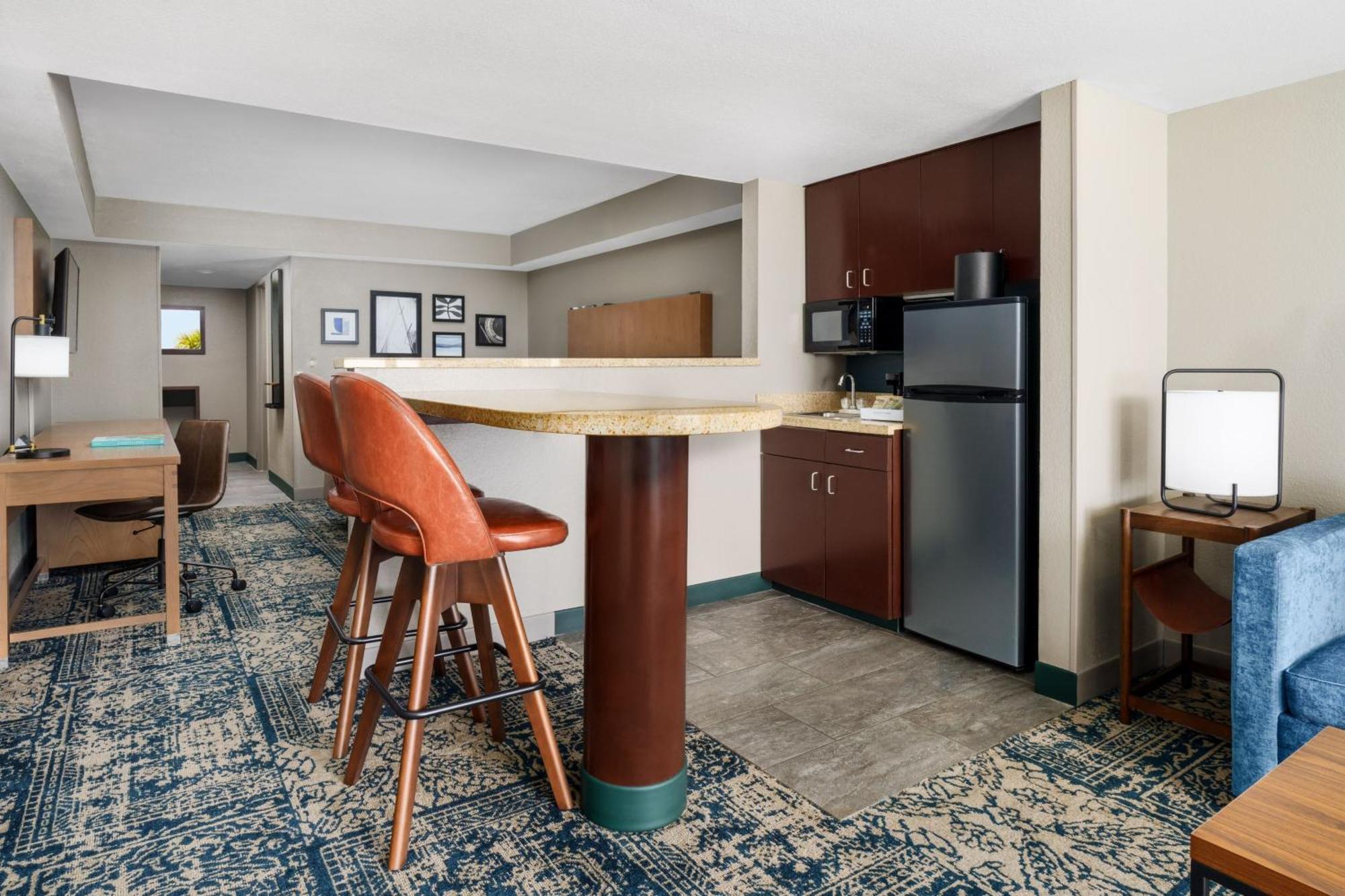 King Suite with Balcony and Gulf View,1617847520:JPEG