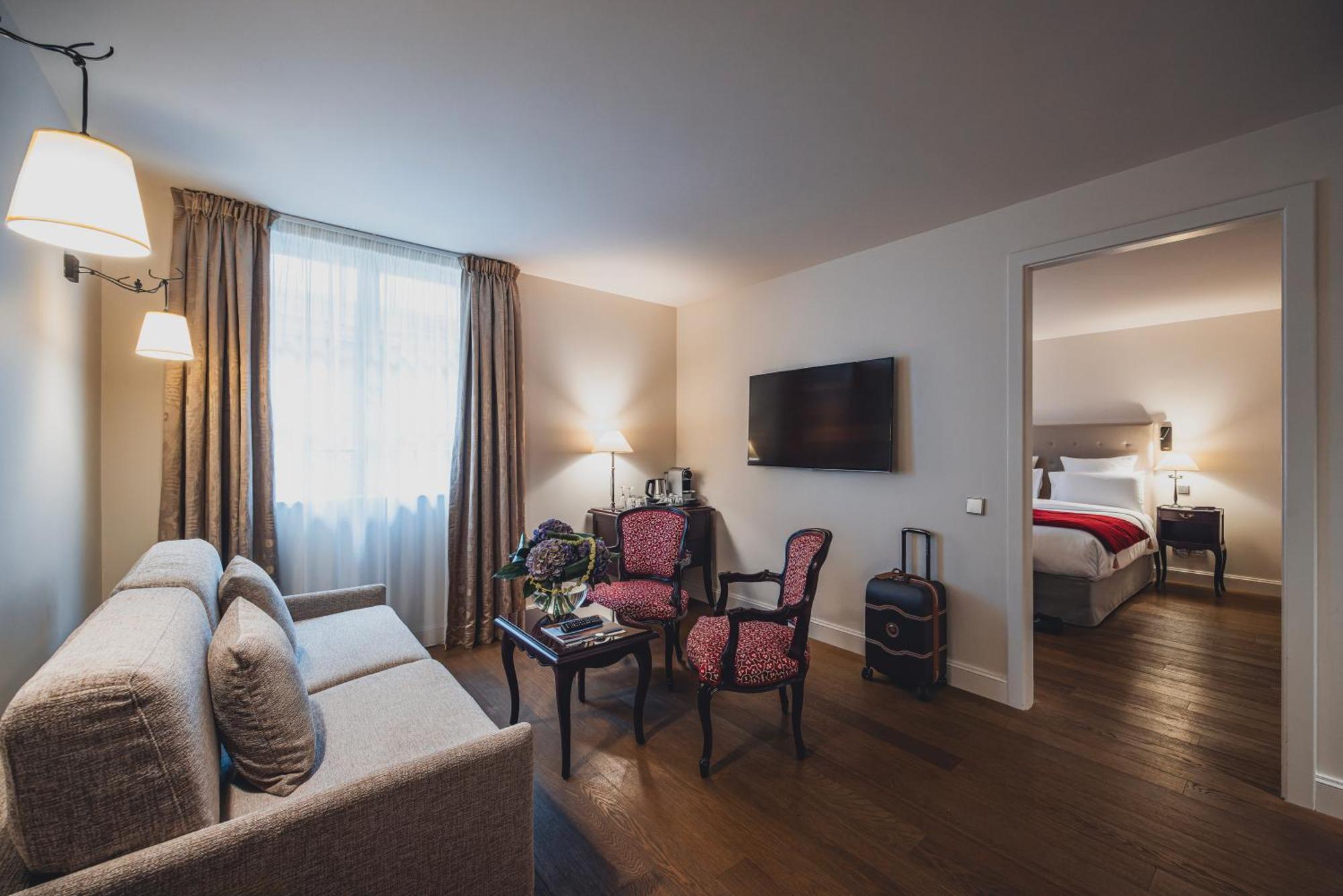 Signature Room