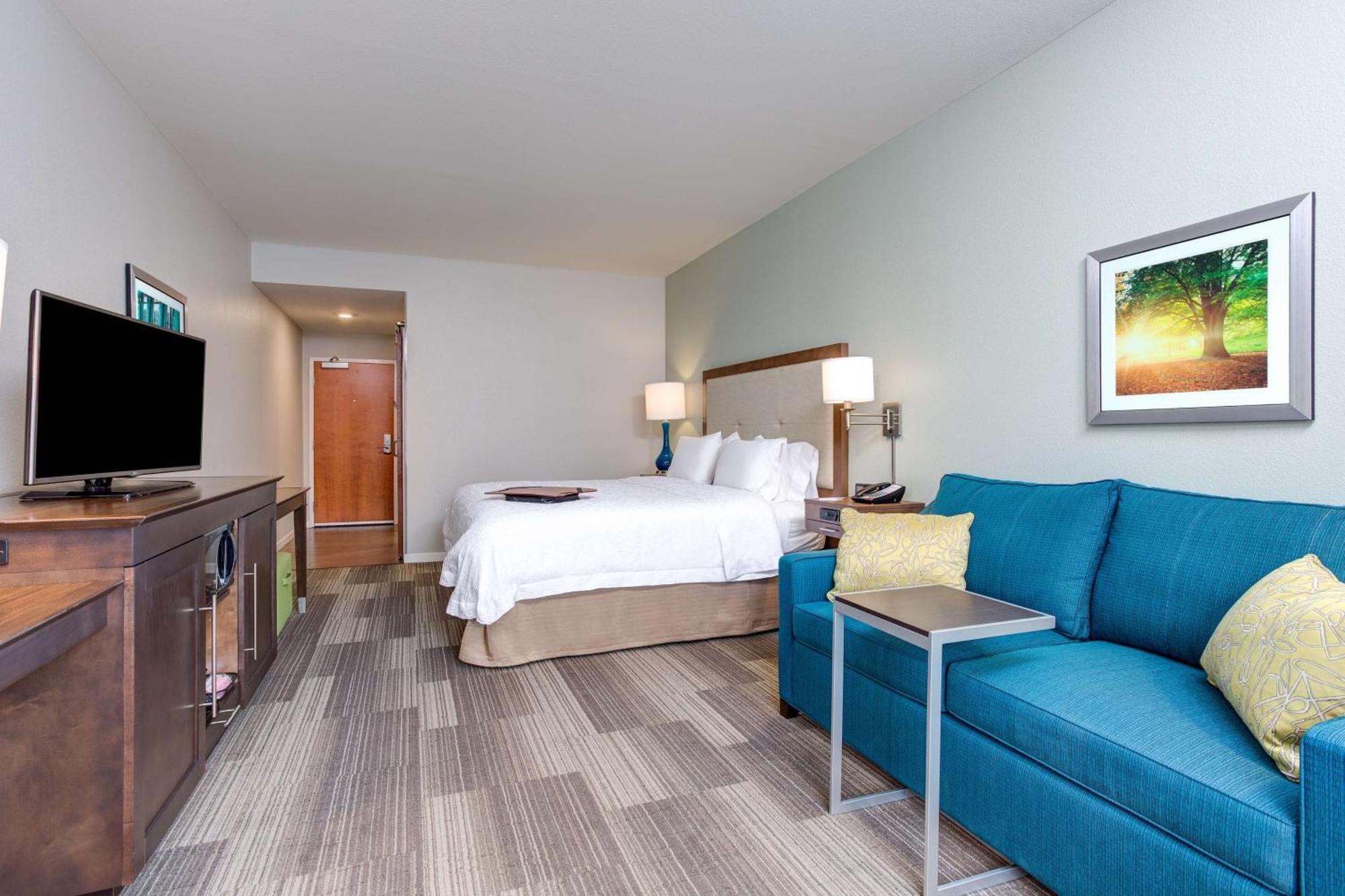 King Room with Sofa Bed - Non-Smoking