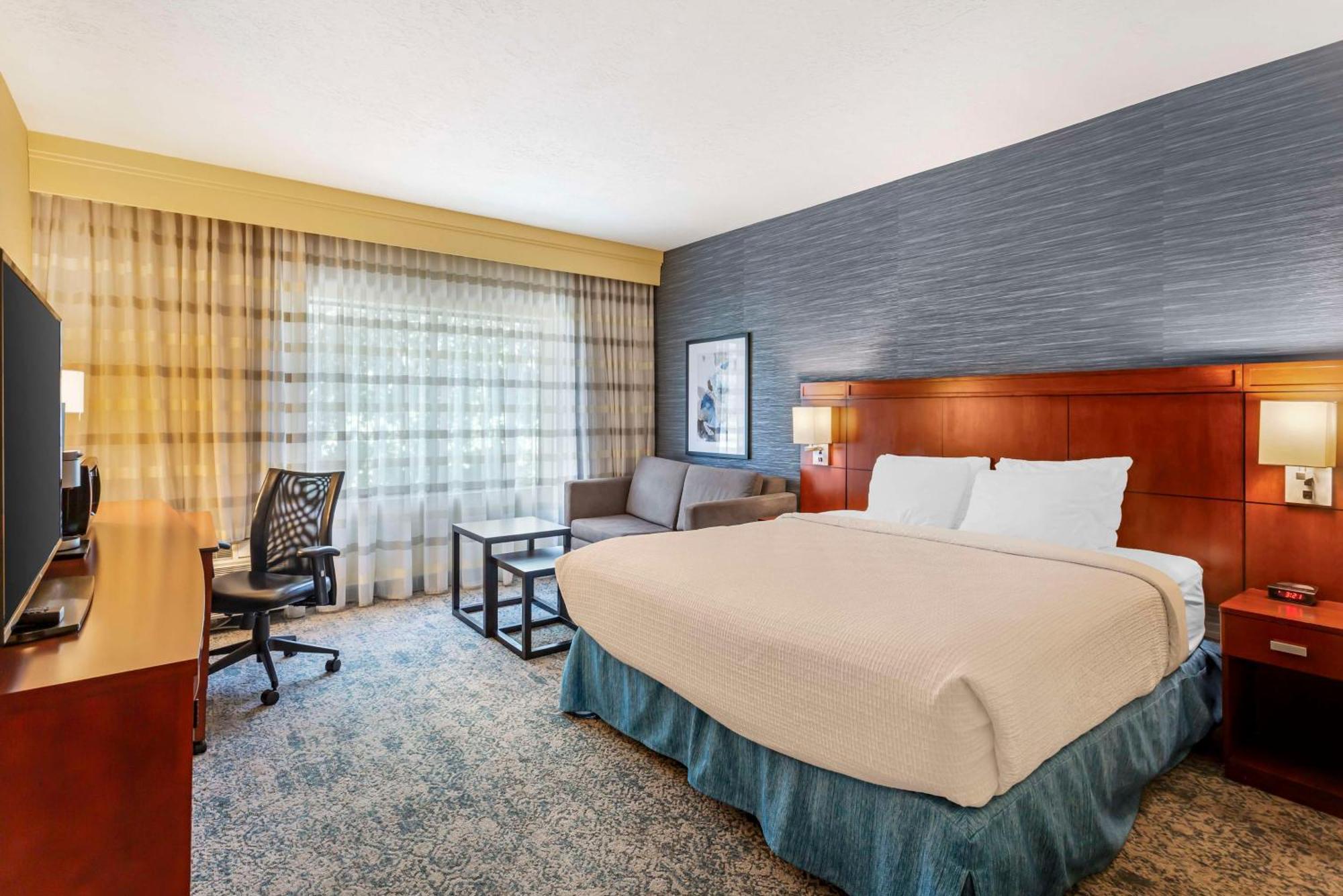 King Room with Mobility Accessible Roll-In Shower