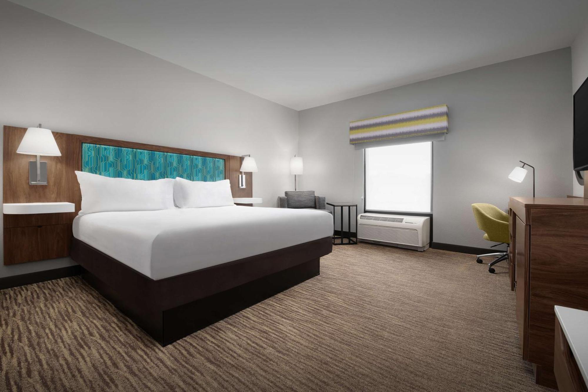 King Room with King Bed - Non-Smoking,1620983460:JPEG