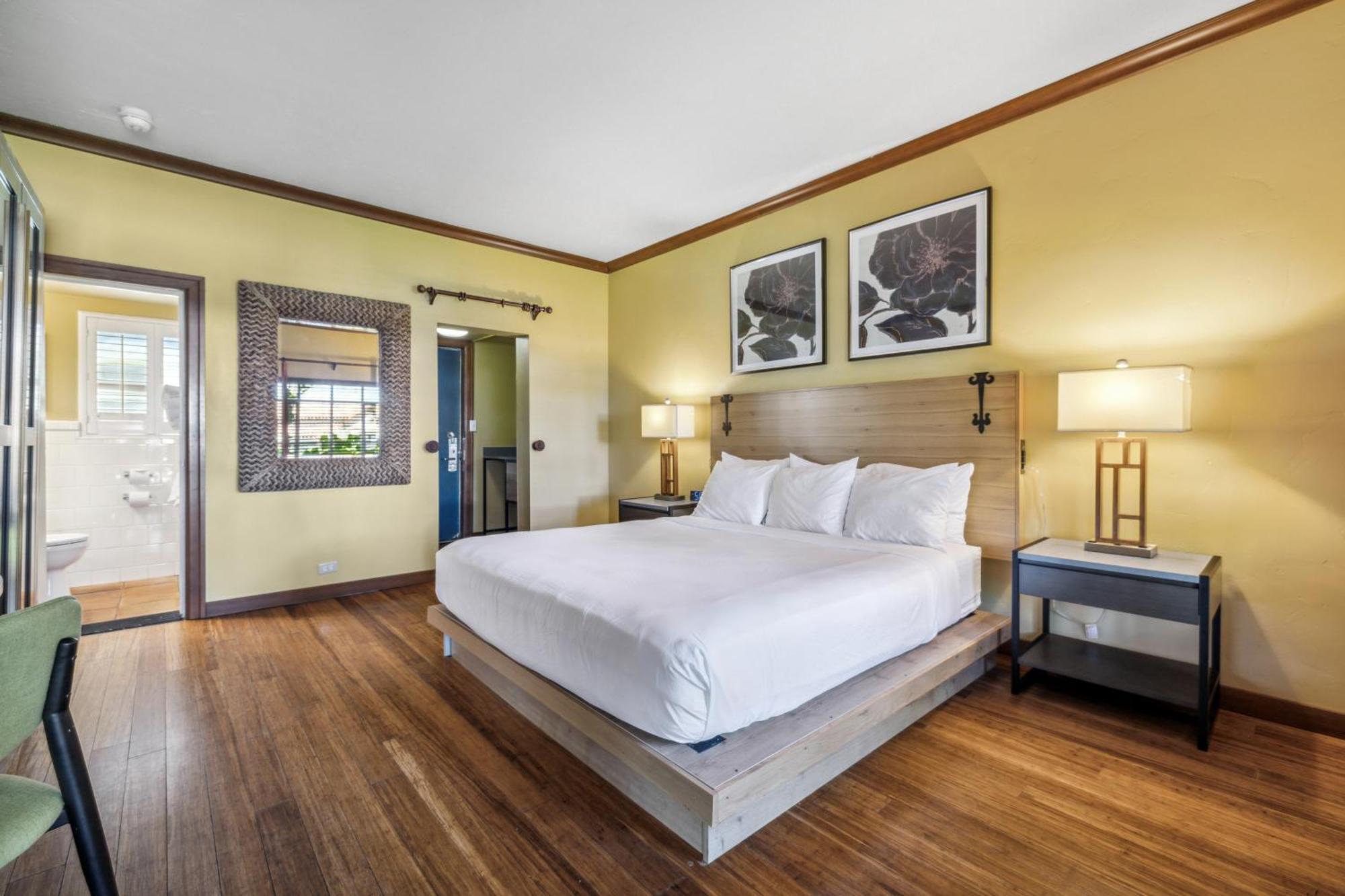 King Room - Non-Smoking