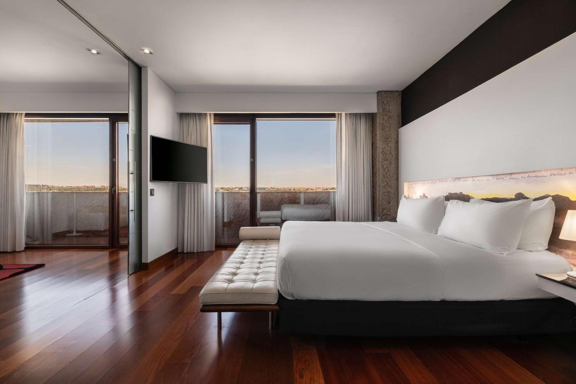 One-Bedroom King Suite