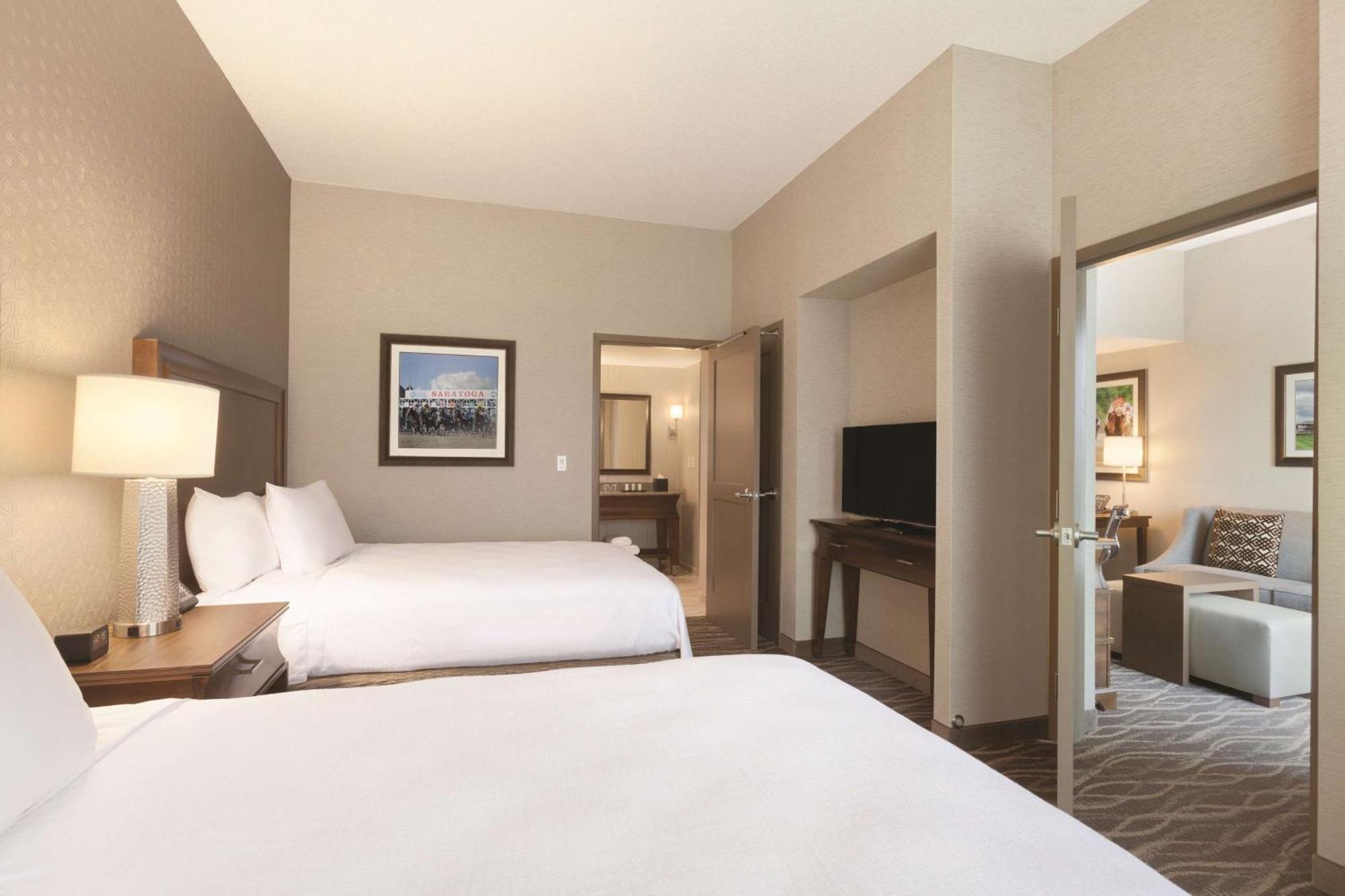 Queen Room with Two Queen Beds Accessible with Bathtub,1622097106:JPEG