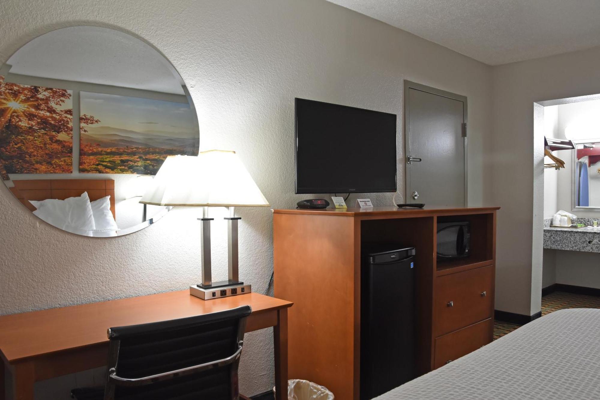 Double Room with Two Double Beds - Smoking,1622872034:JPEG