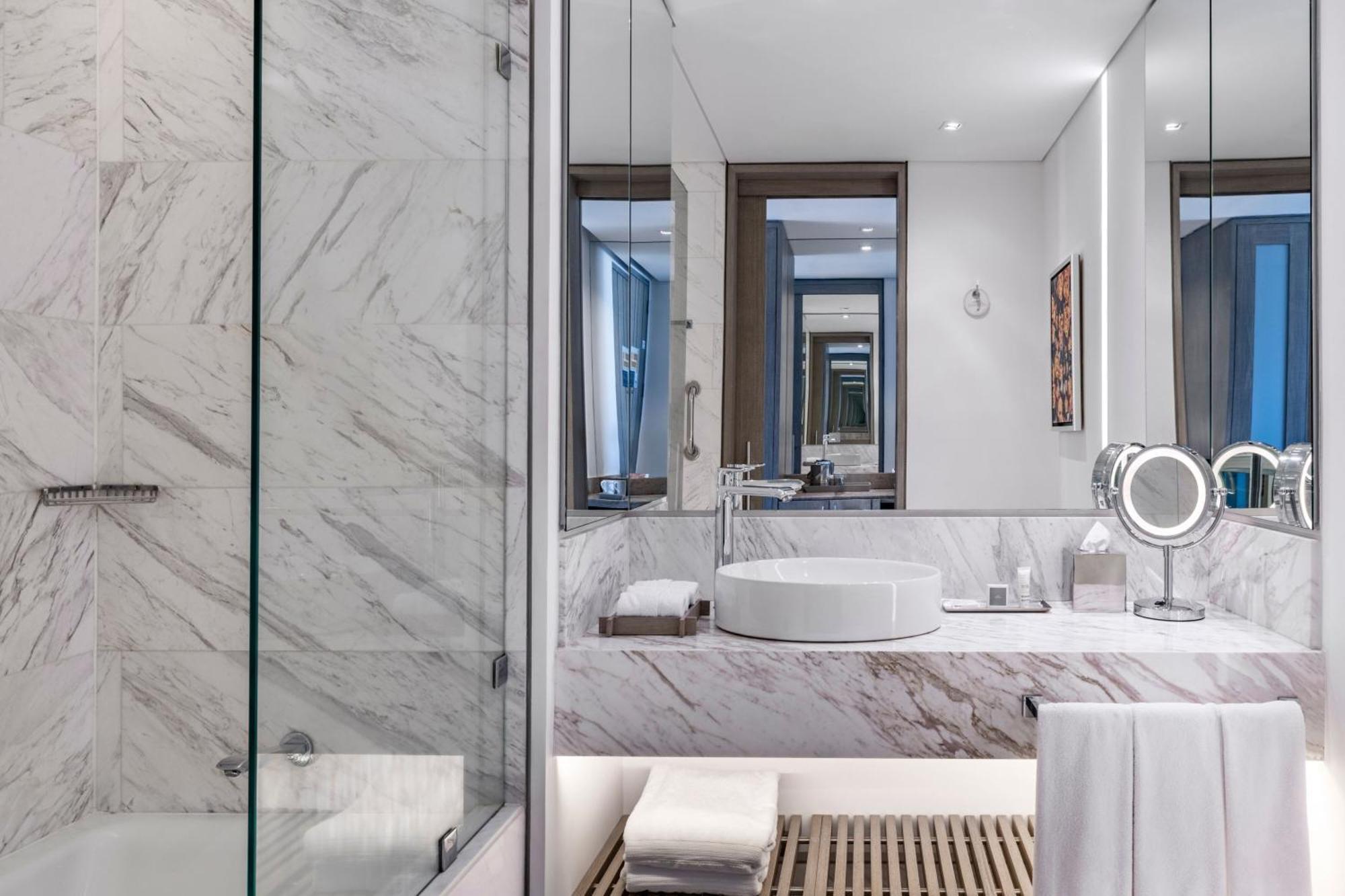 Deuxe King Room