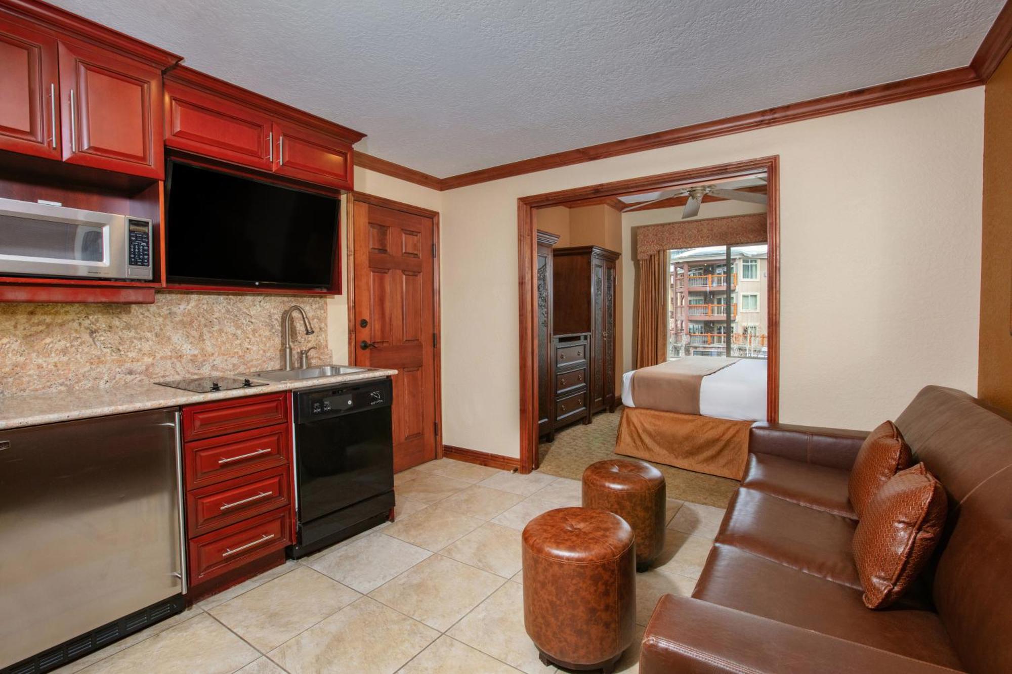 Luxury Suite,1623652004:JPEG