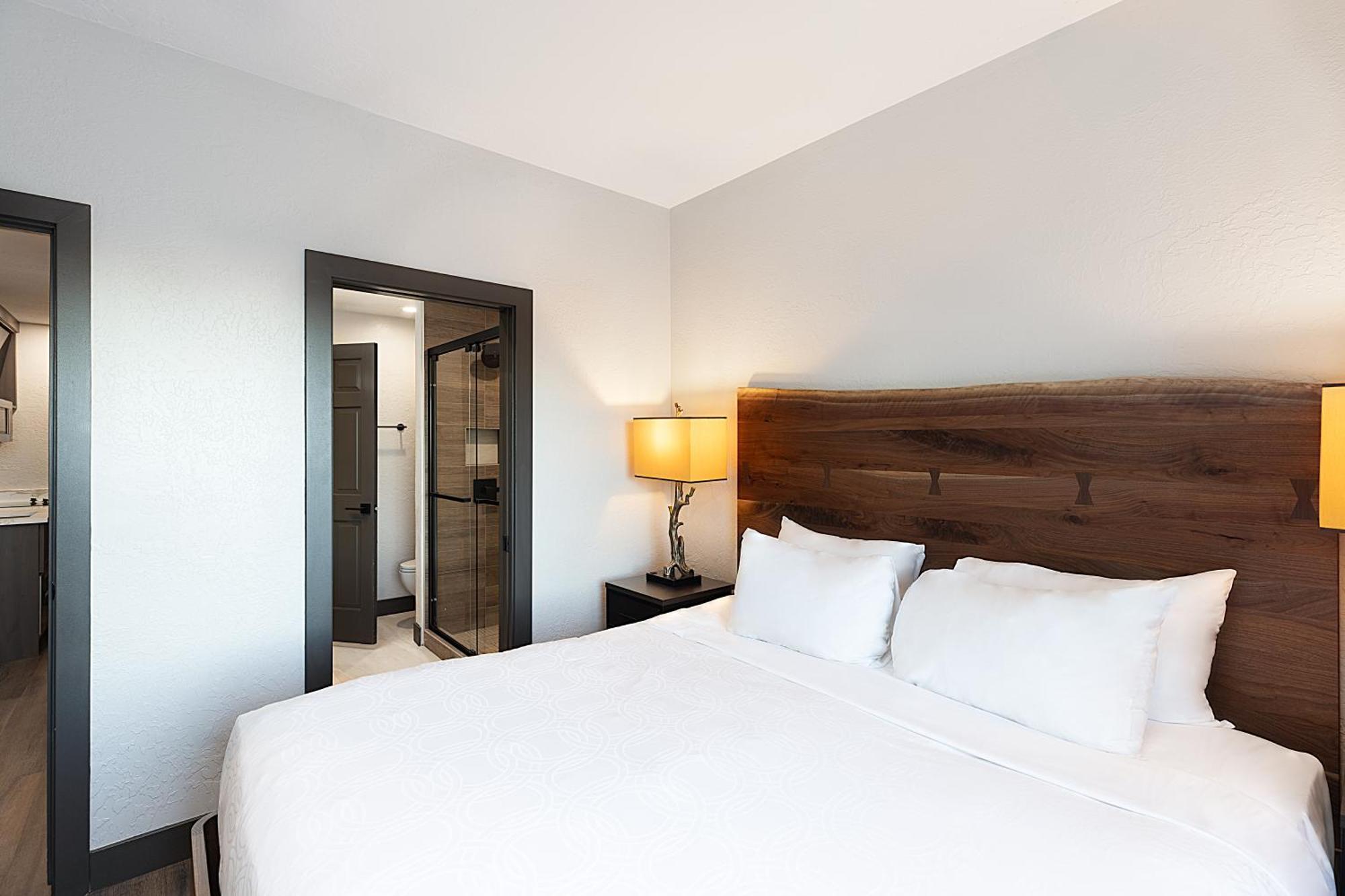 Signature Suite,1623652017:JPEG