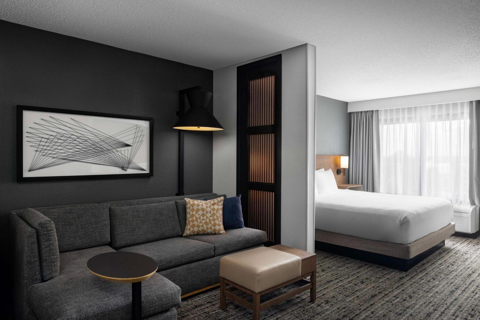 King Room with Sofa Bed and Mountain View