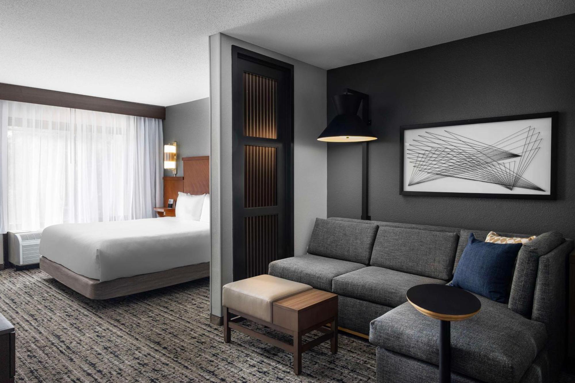 King Room with Sofa Bed and Roll-In Shower - Disability Access