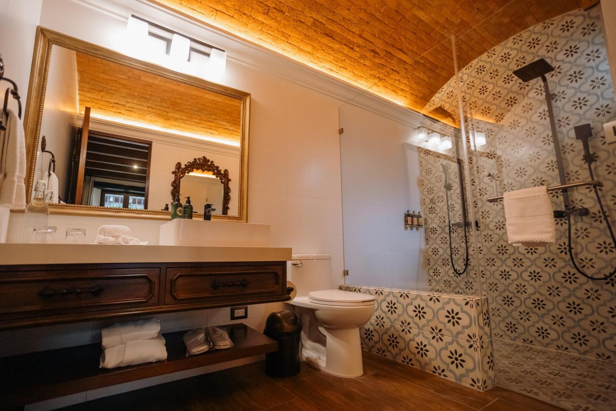 Suite (2 Queen Beds)