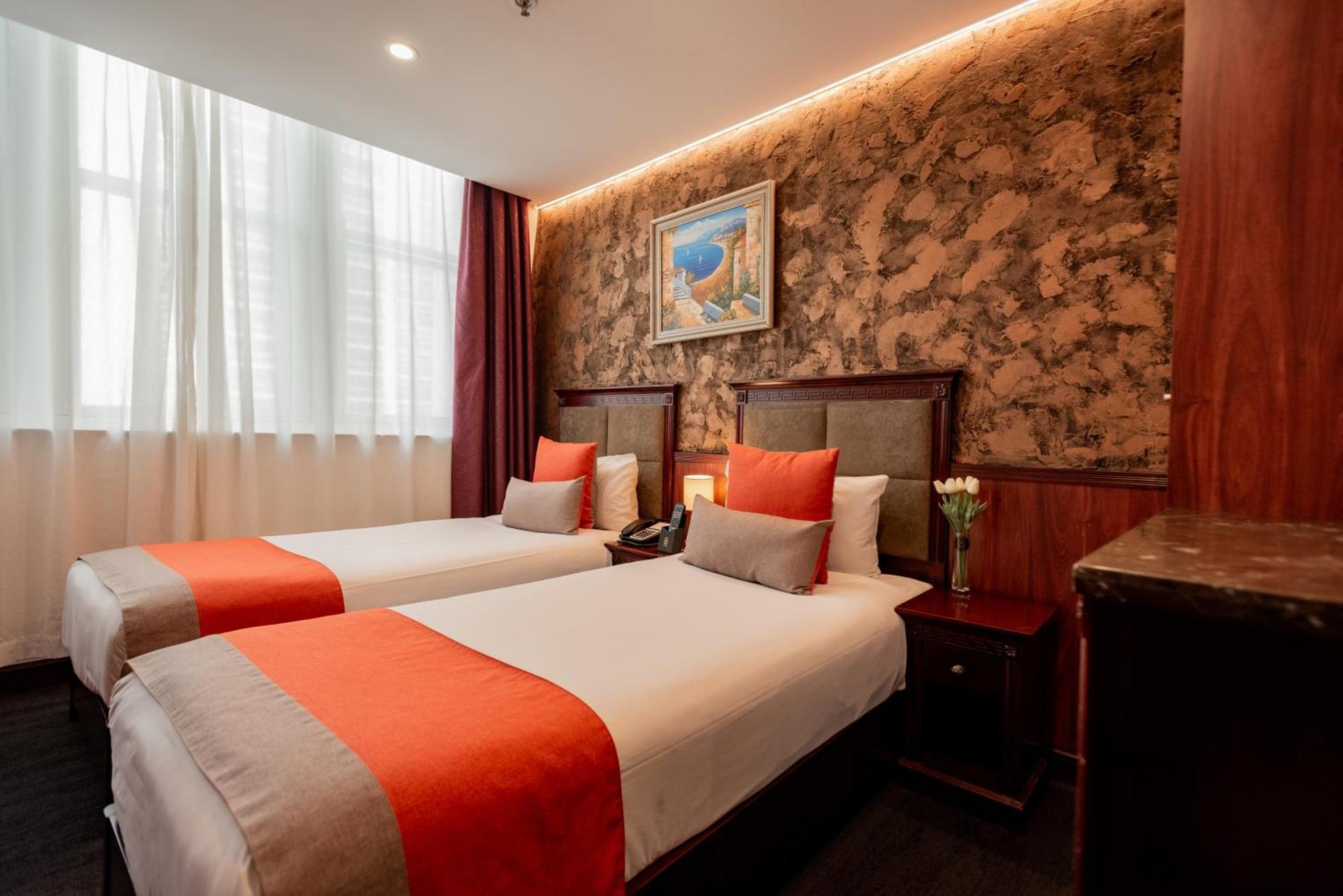 Twin Room with City View
