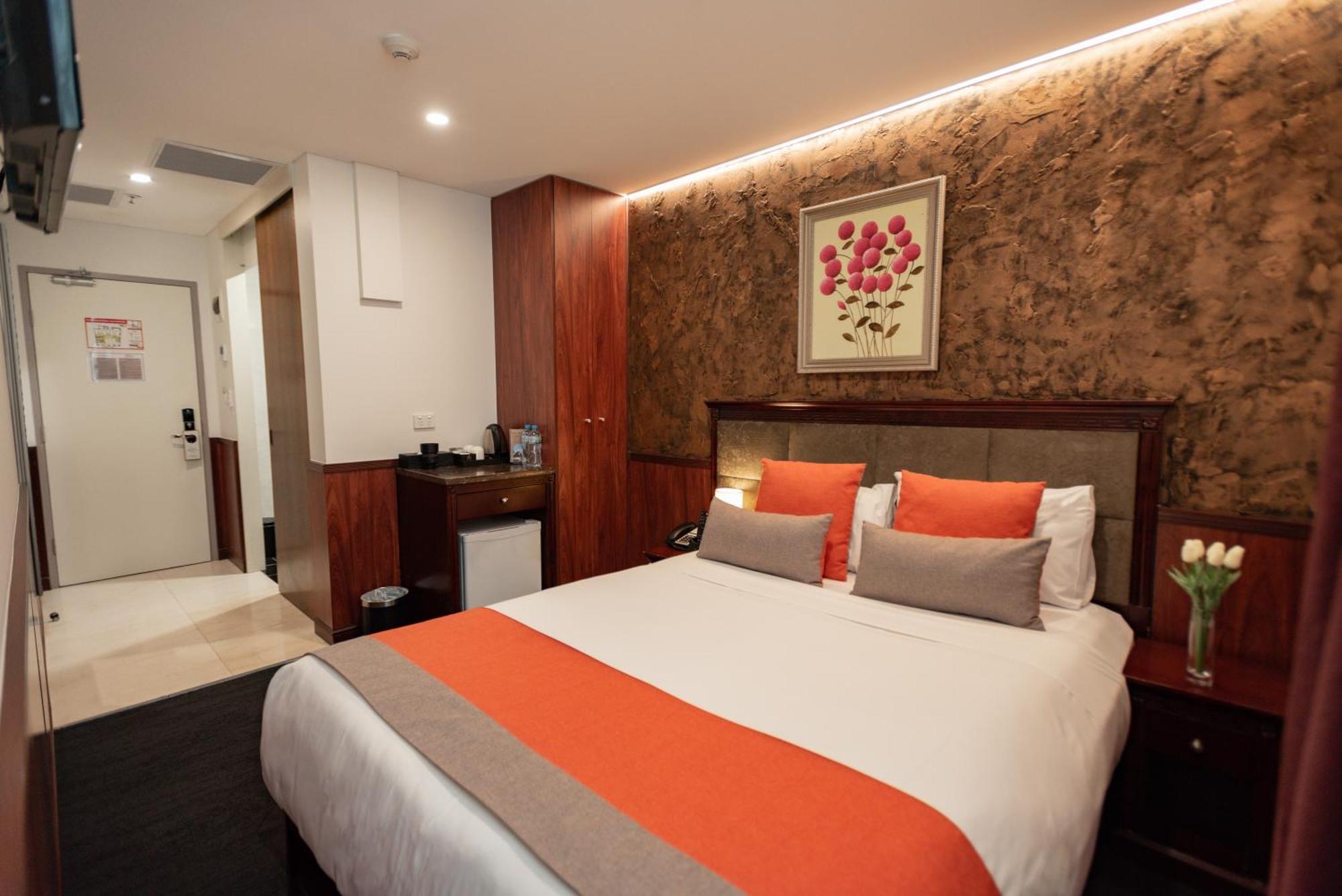 Queen Room