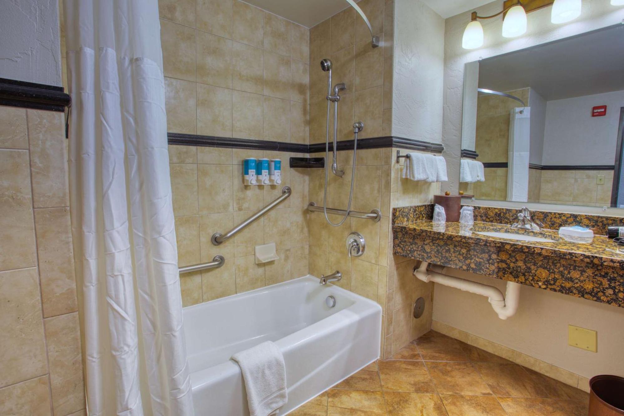 Deluxe Queen Room with Two Queen Beds - Accessible, Tub,1624772017:JPEG