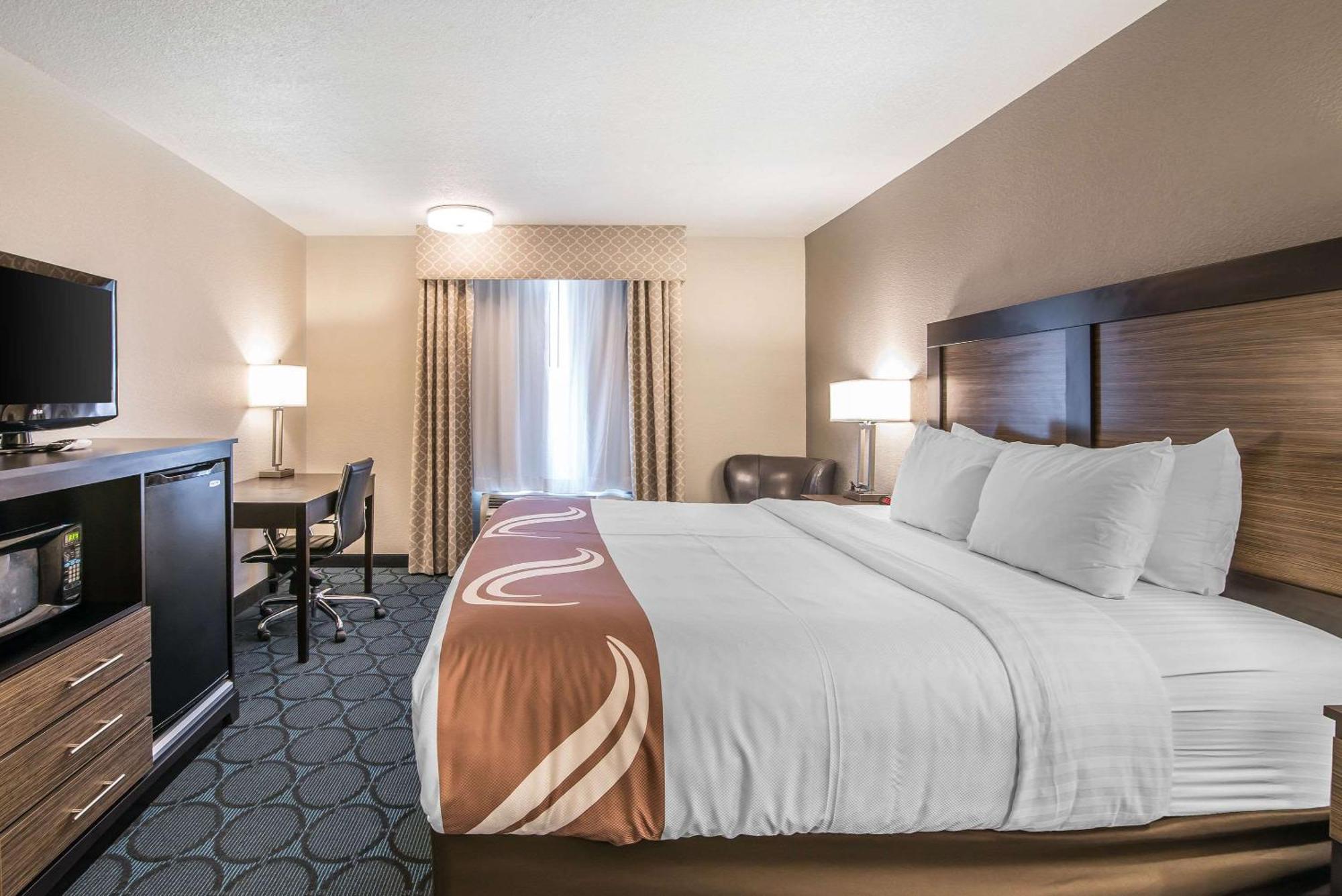 King Suite - Accessible/Non-Smoking
