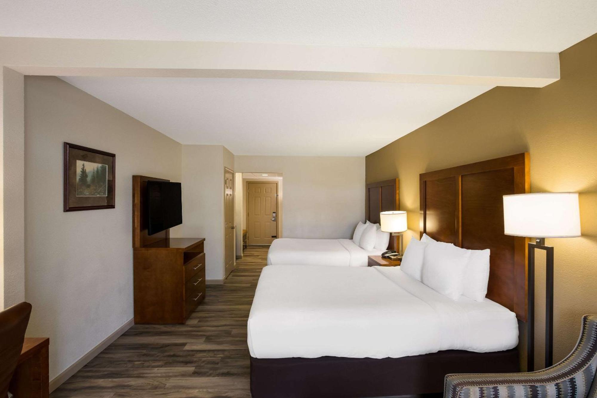 Queen Suite with Two Queen Beds - Accessible/Non-Smoking/Ground Floor,1625560029:JPEG