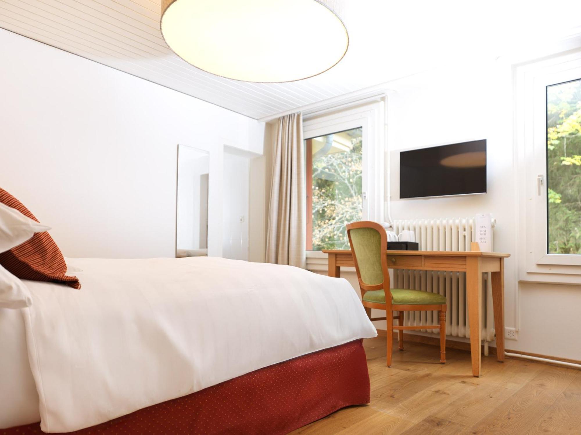 Family Room with Forest View,1626354591:JPEG