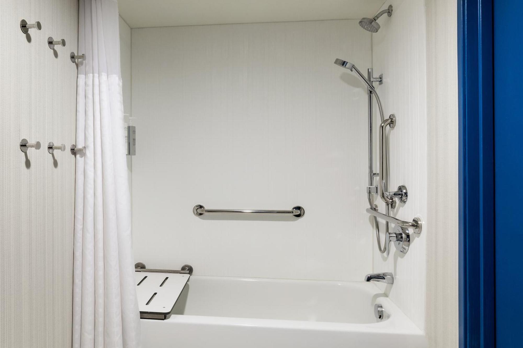 King Room with Mobility Accessible Tub