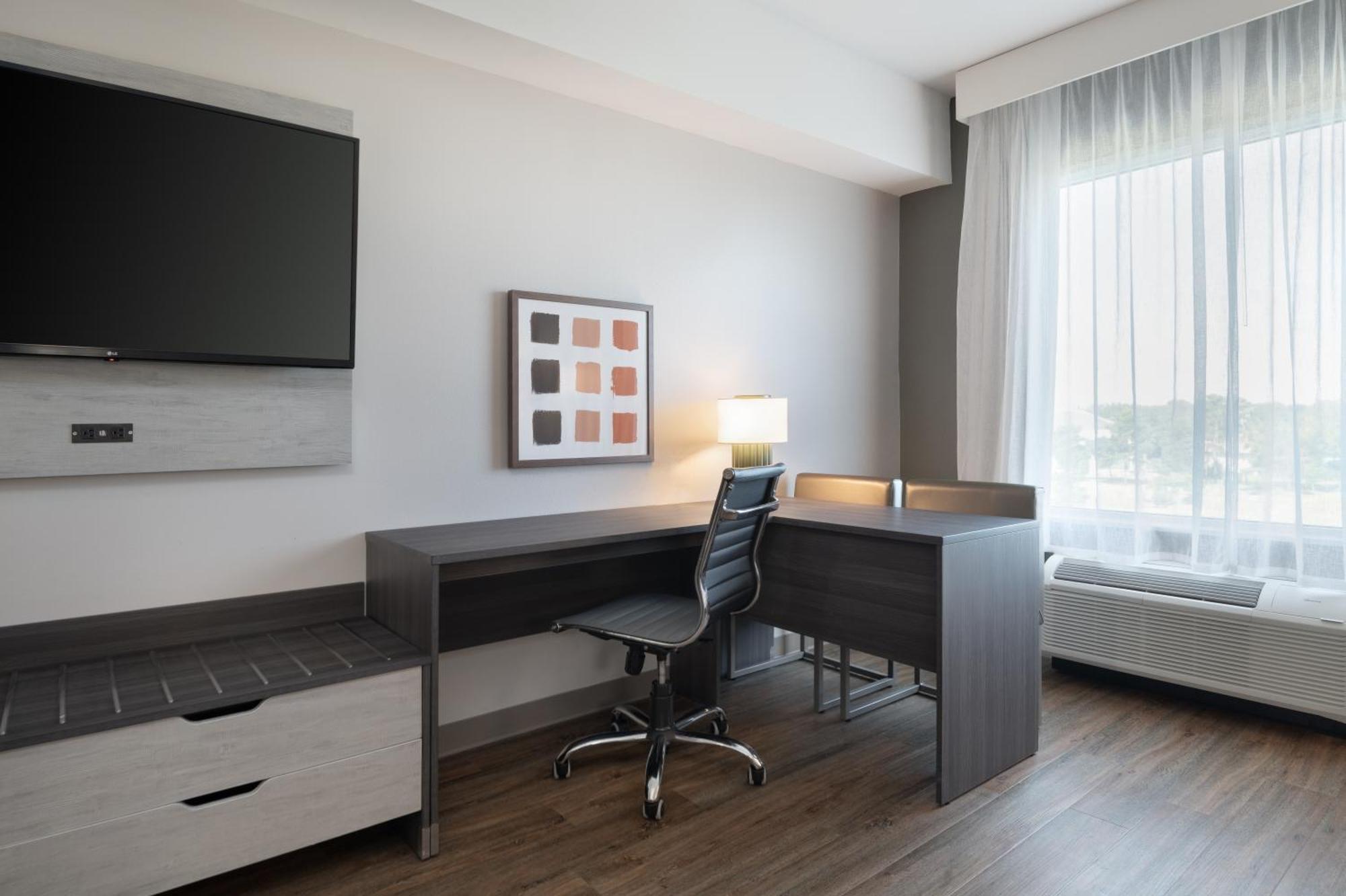 Queen Studio with Two Queen Beds and Bath Tub - Mobility Accessible