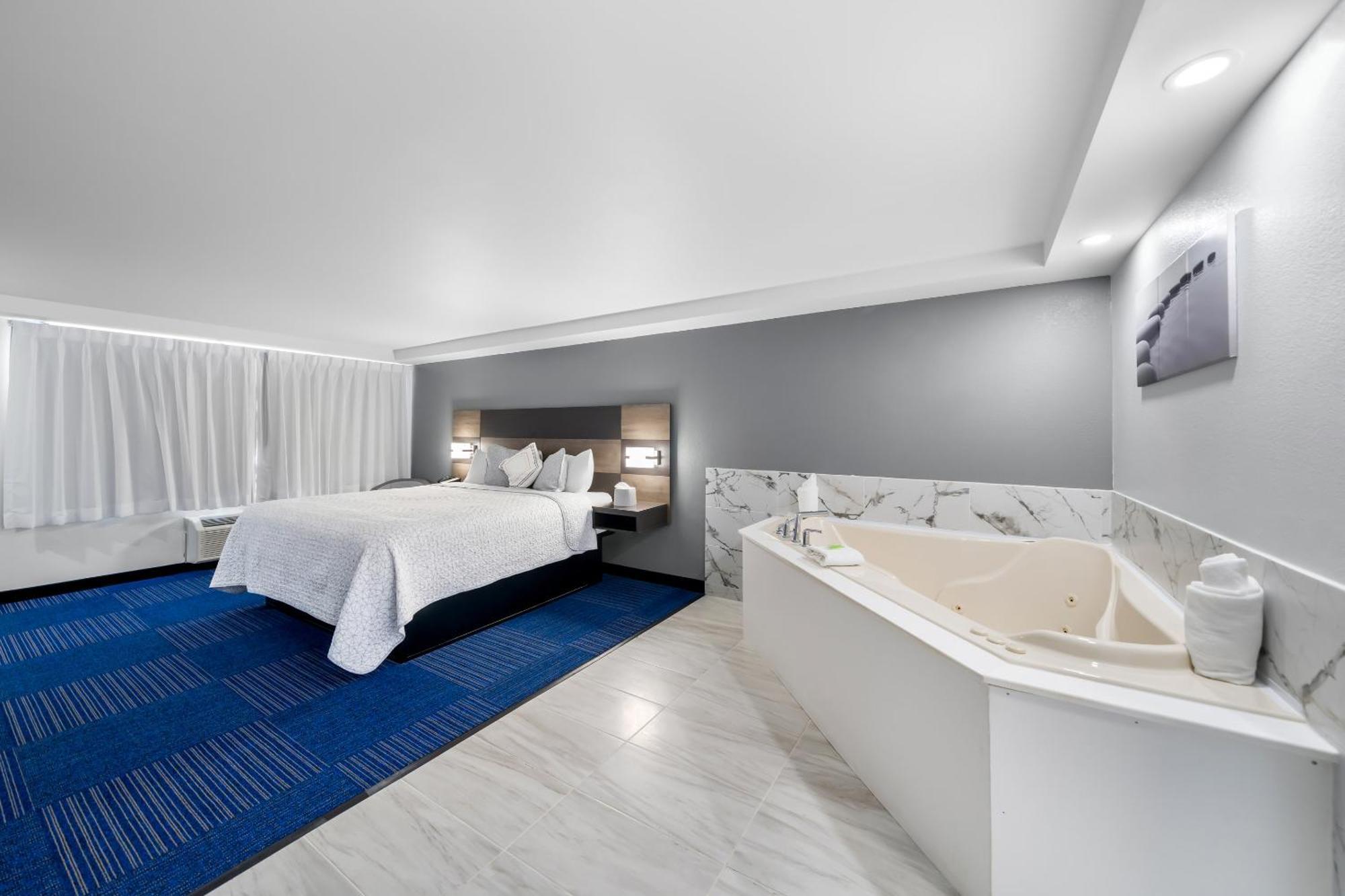 Suite King with Spa Bath Smoke Free,1628651343:JPEG