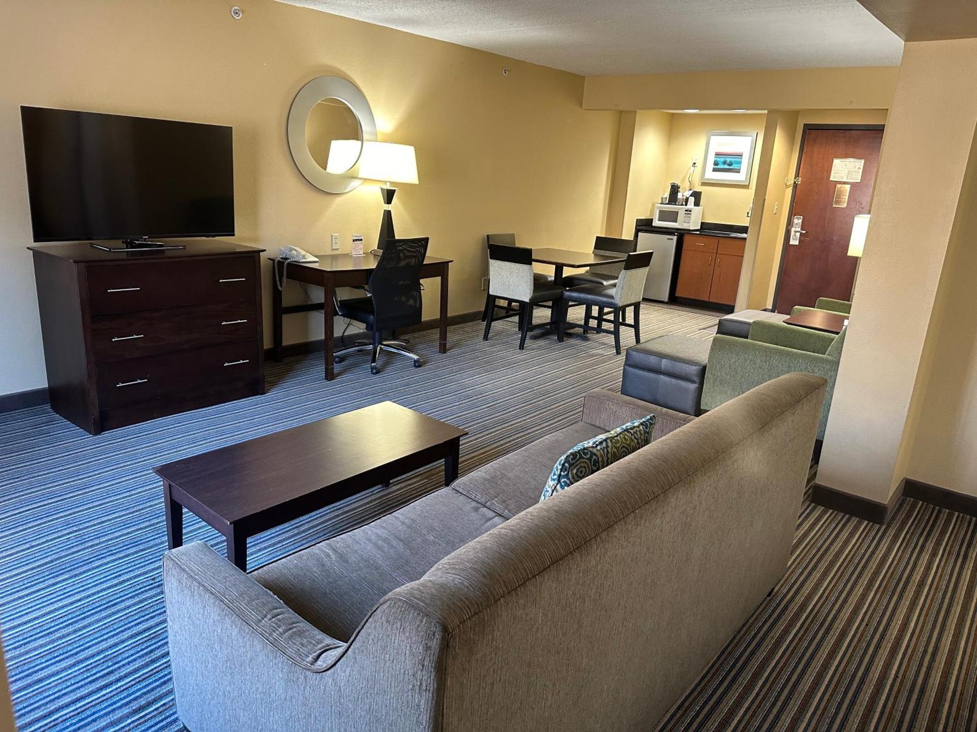 Executive King Studio Suite - Non-Smoking