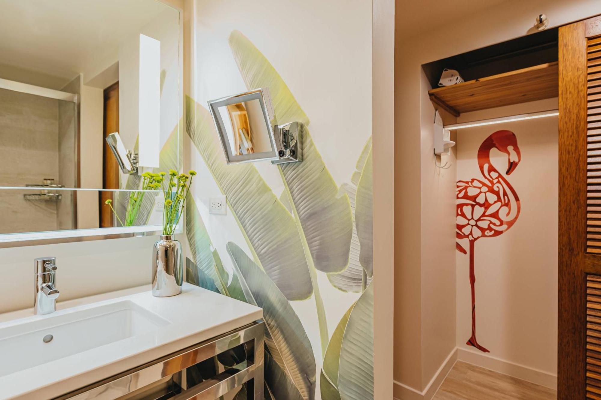 Resort room with a King bed - Adults Only,1631552959:JPEG