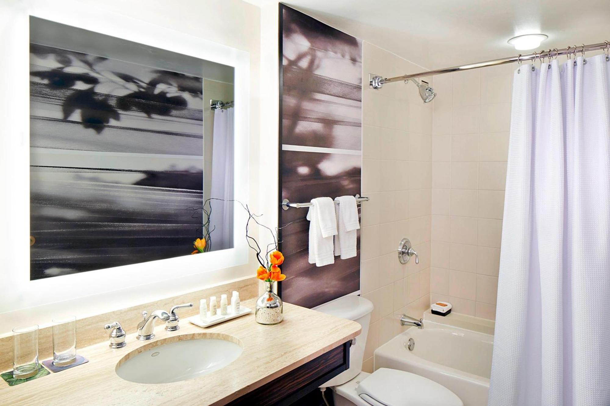 King Room,1704925650:JPEG