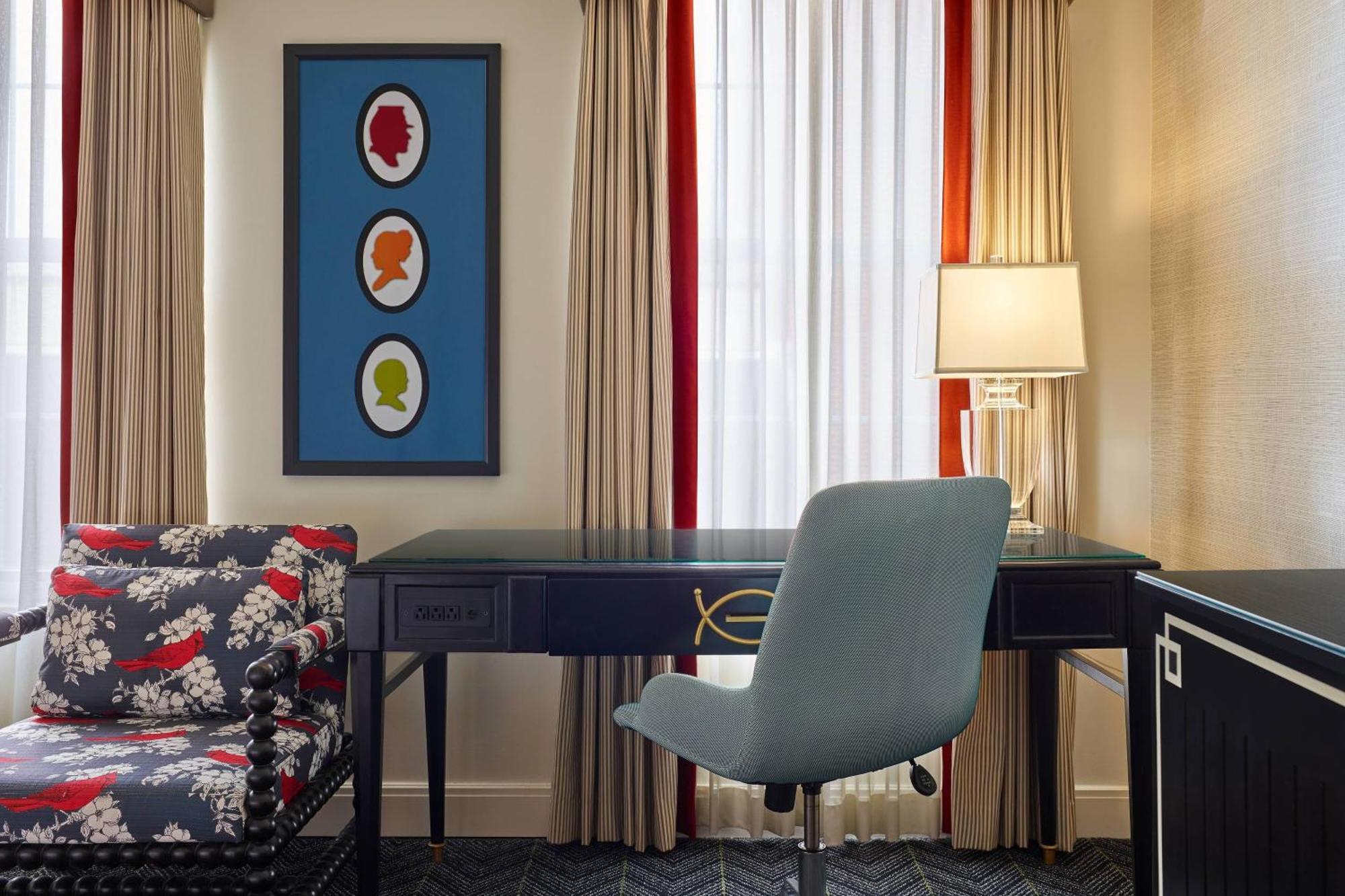 Alexandrian Room, 1 Queen Bed