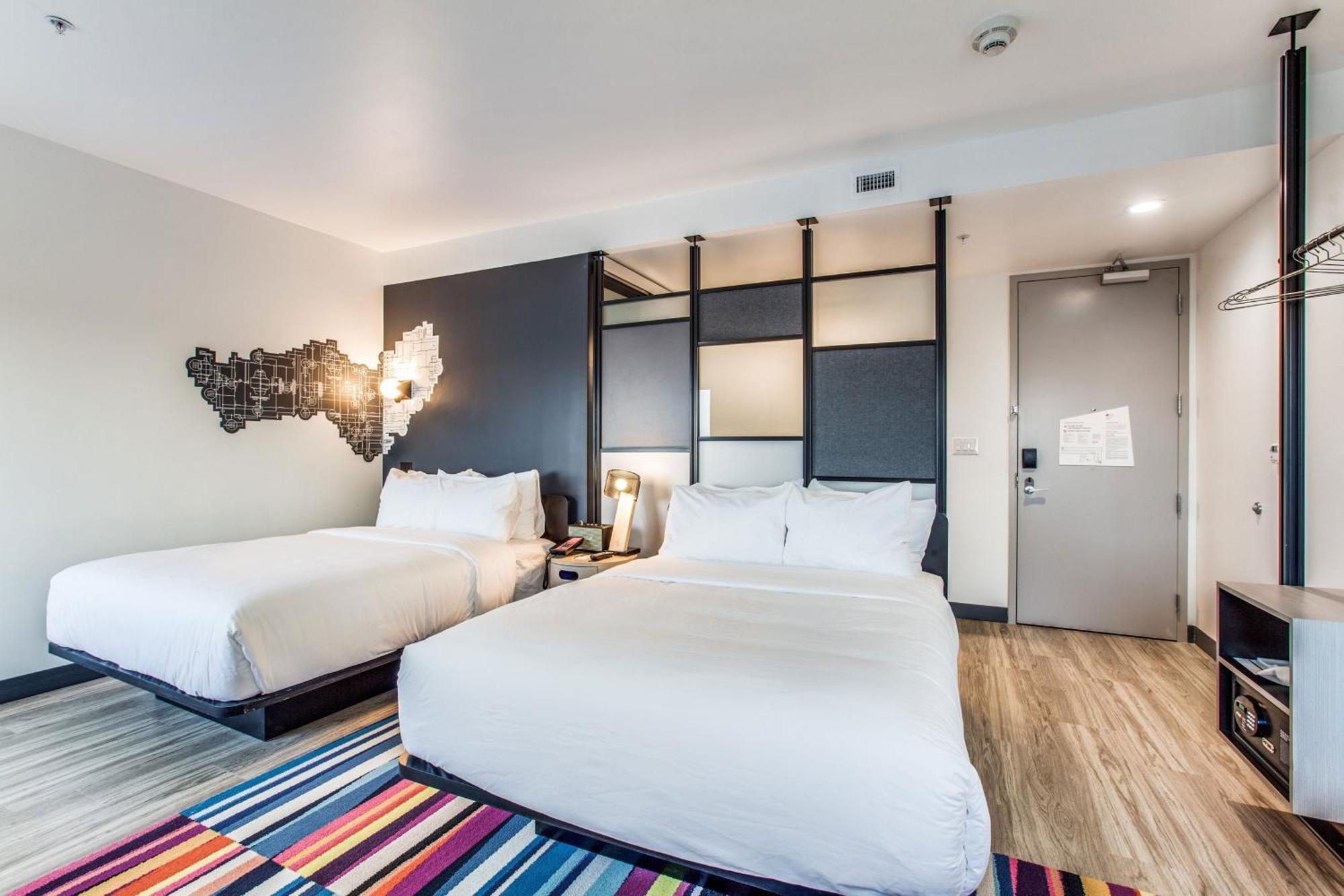 Queen Room with Two Queen Beds - Hearing Accessible,1631590664:JPEG