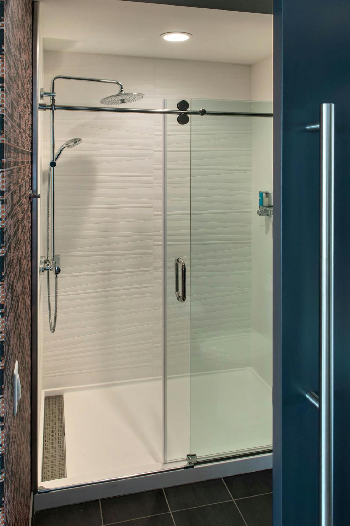 Aloft, Guest room, 1 King,1631594580:JPEG