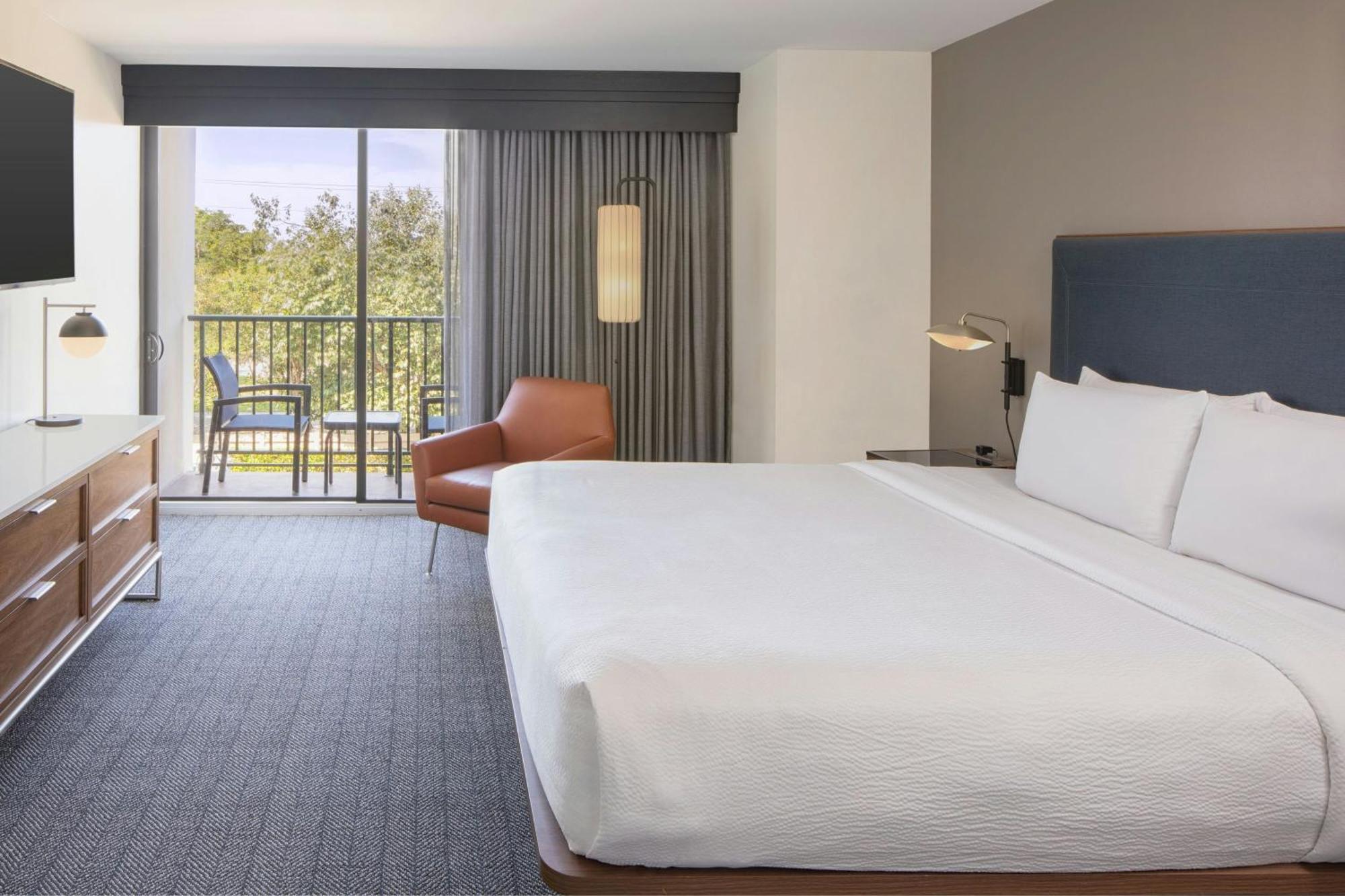 One-Bedroom King Suite