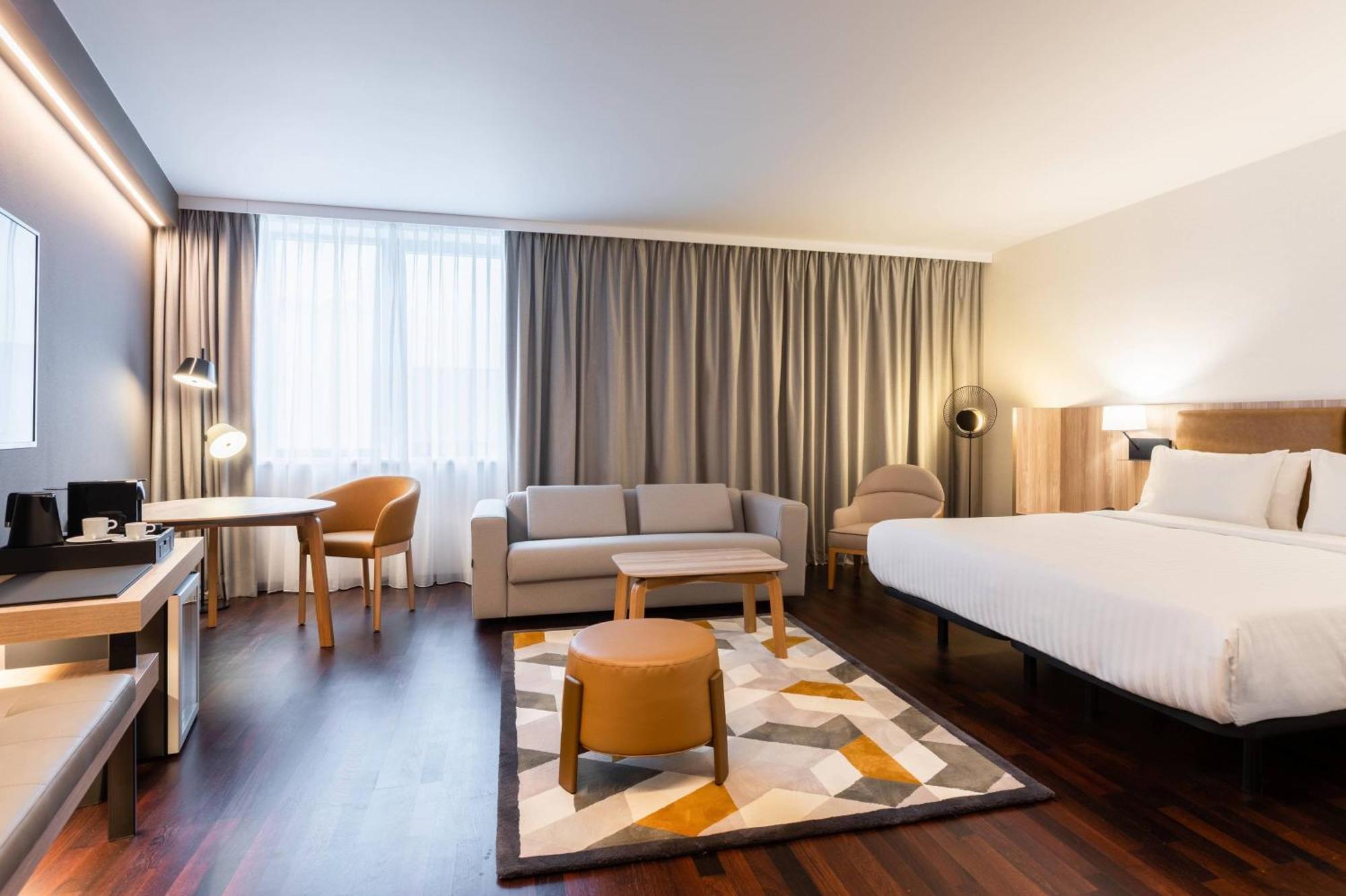 Executive King Room with Sofa Bed
