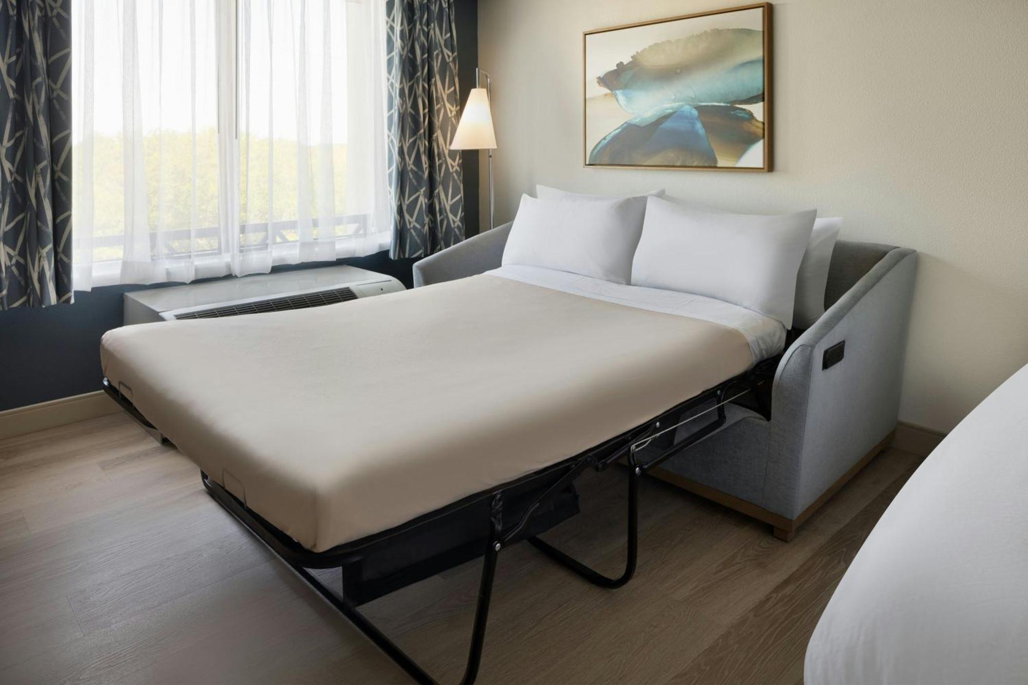 King Room with Sofa Bed,1632230182:JPEG