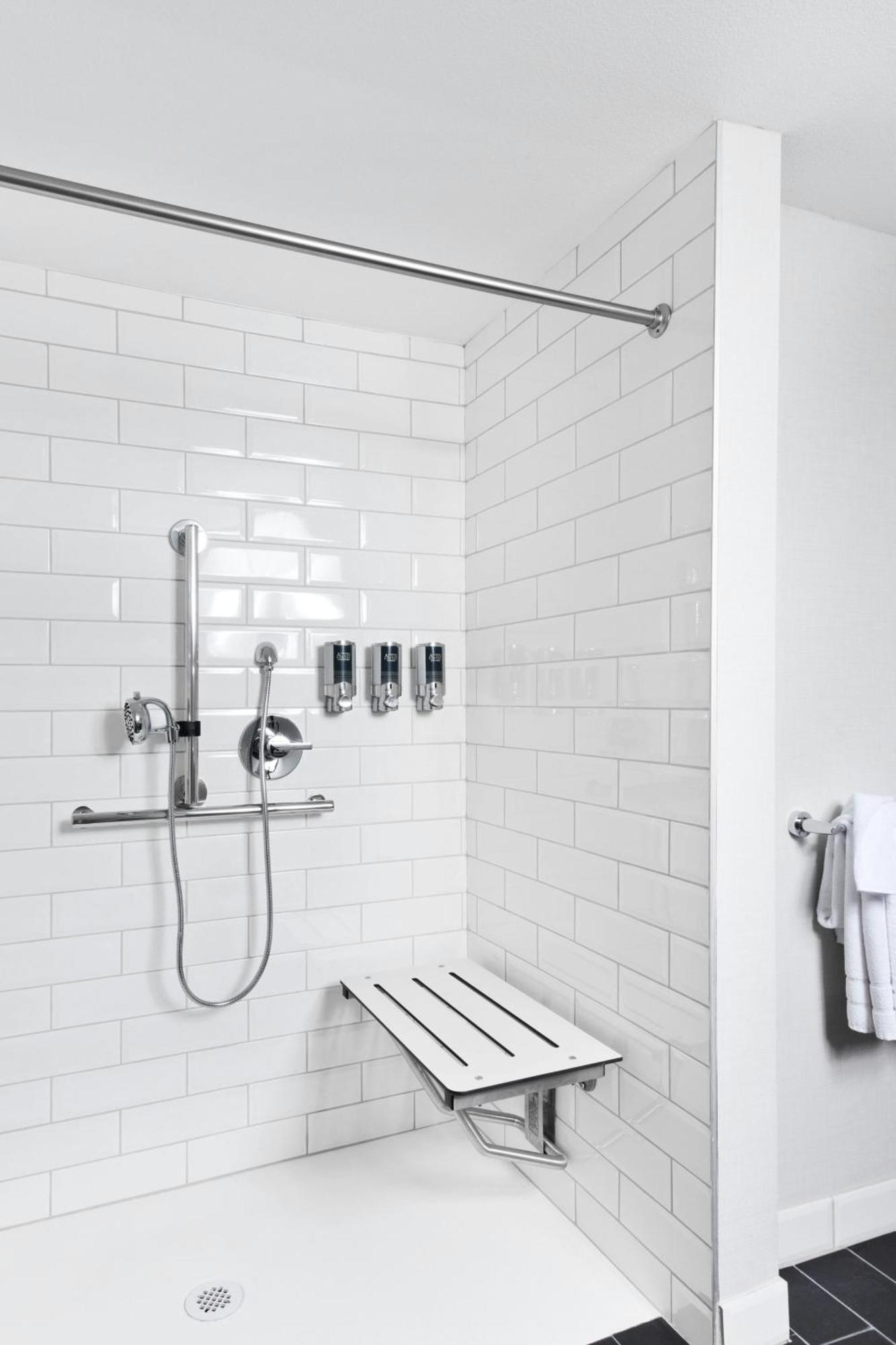 Guest room, 2 Queen,1705702835:JPEG