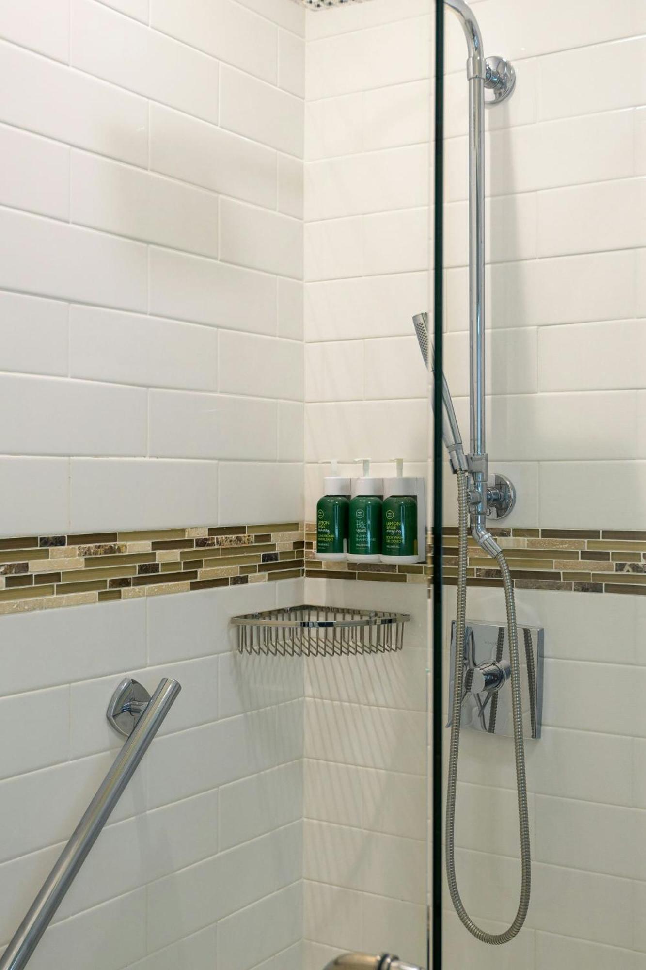 Guest room, King,1632235248:JPEG