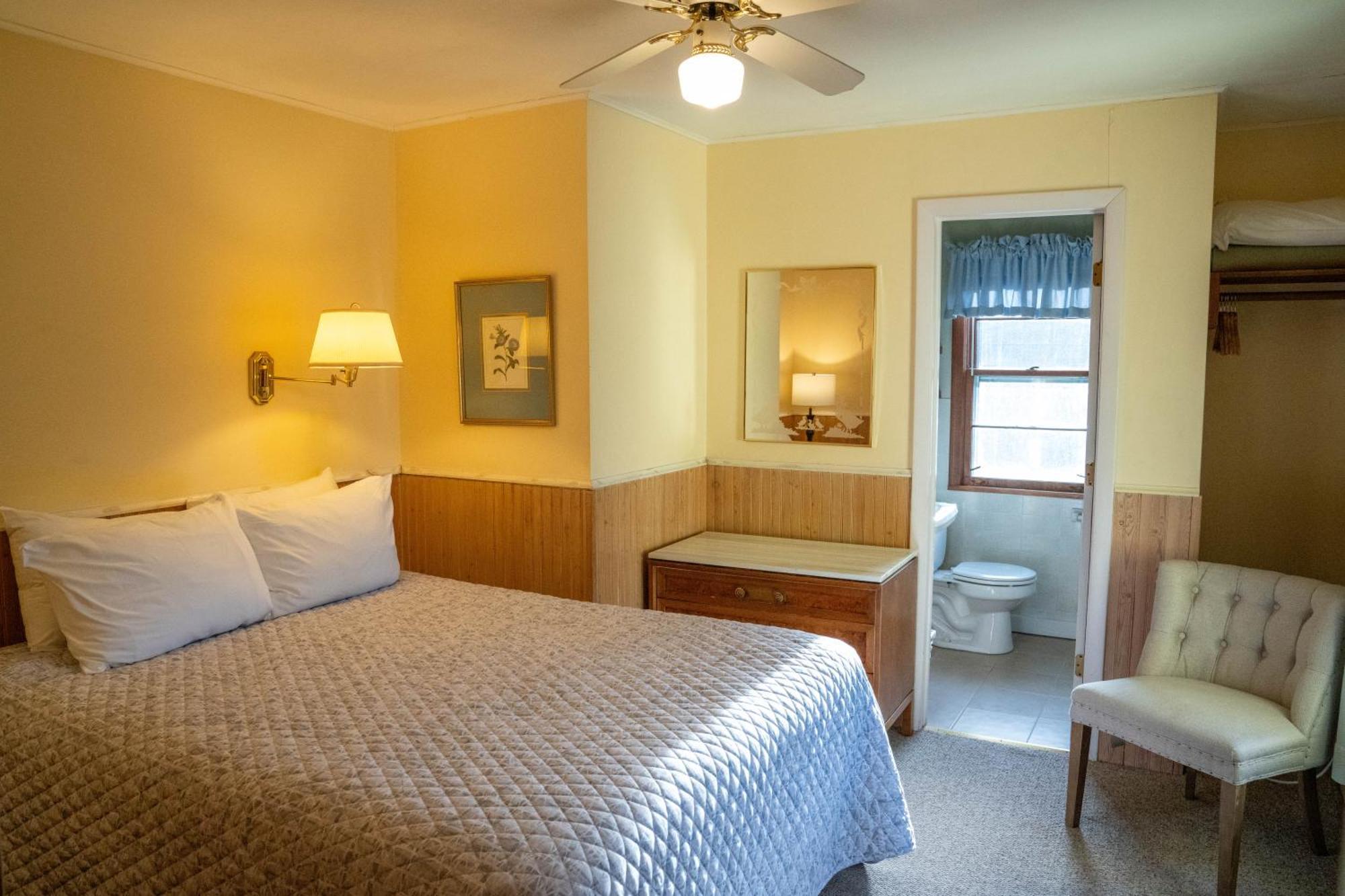 Queen Room