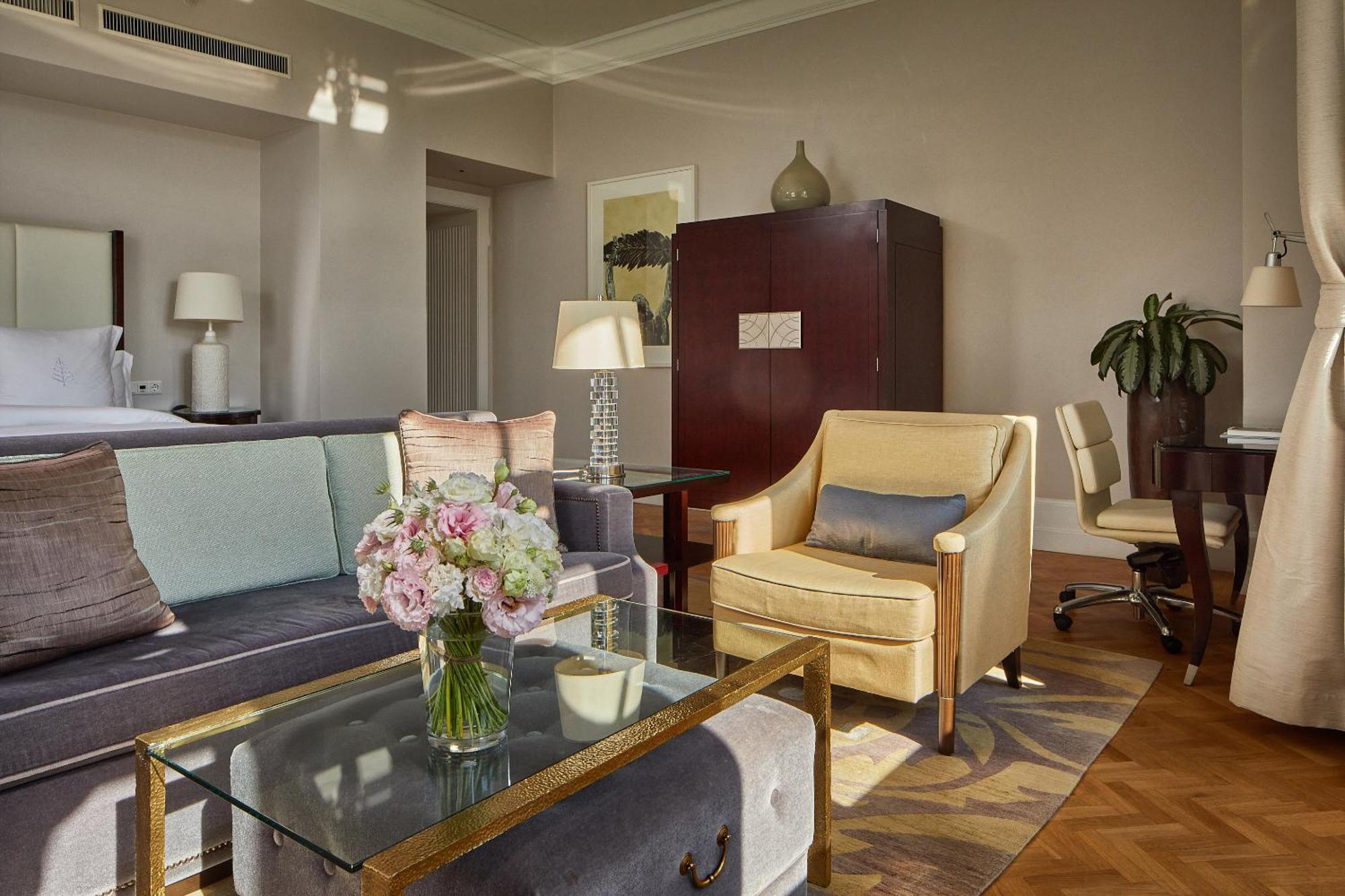 River View Park Suite with One King Bed,1632256180:JPEG