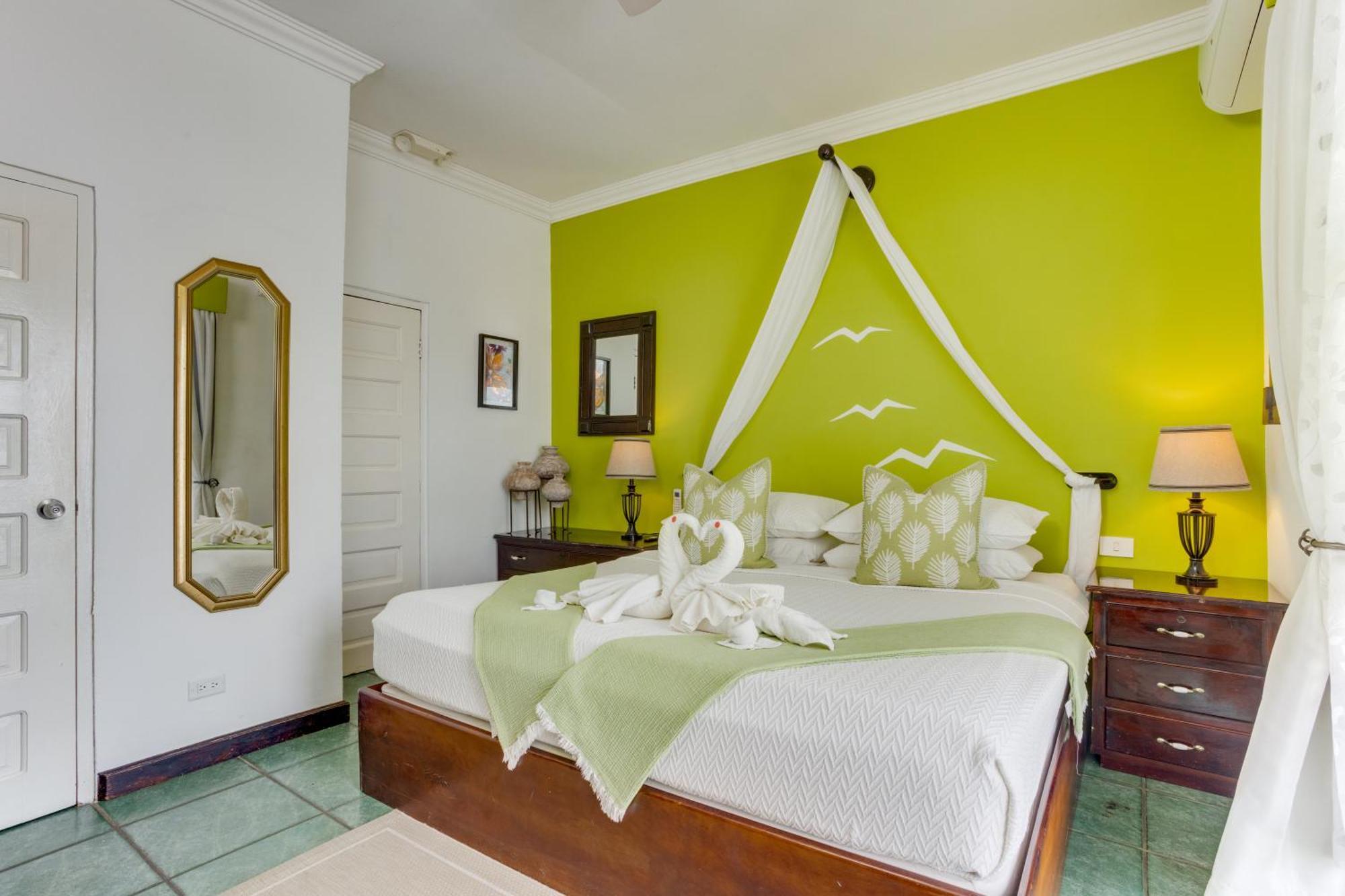 Deluxe King Room